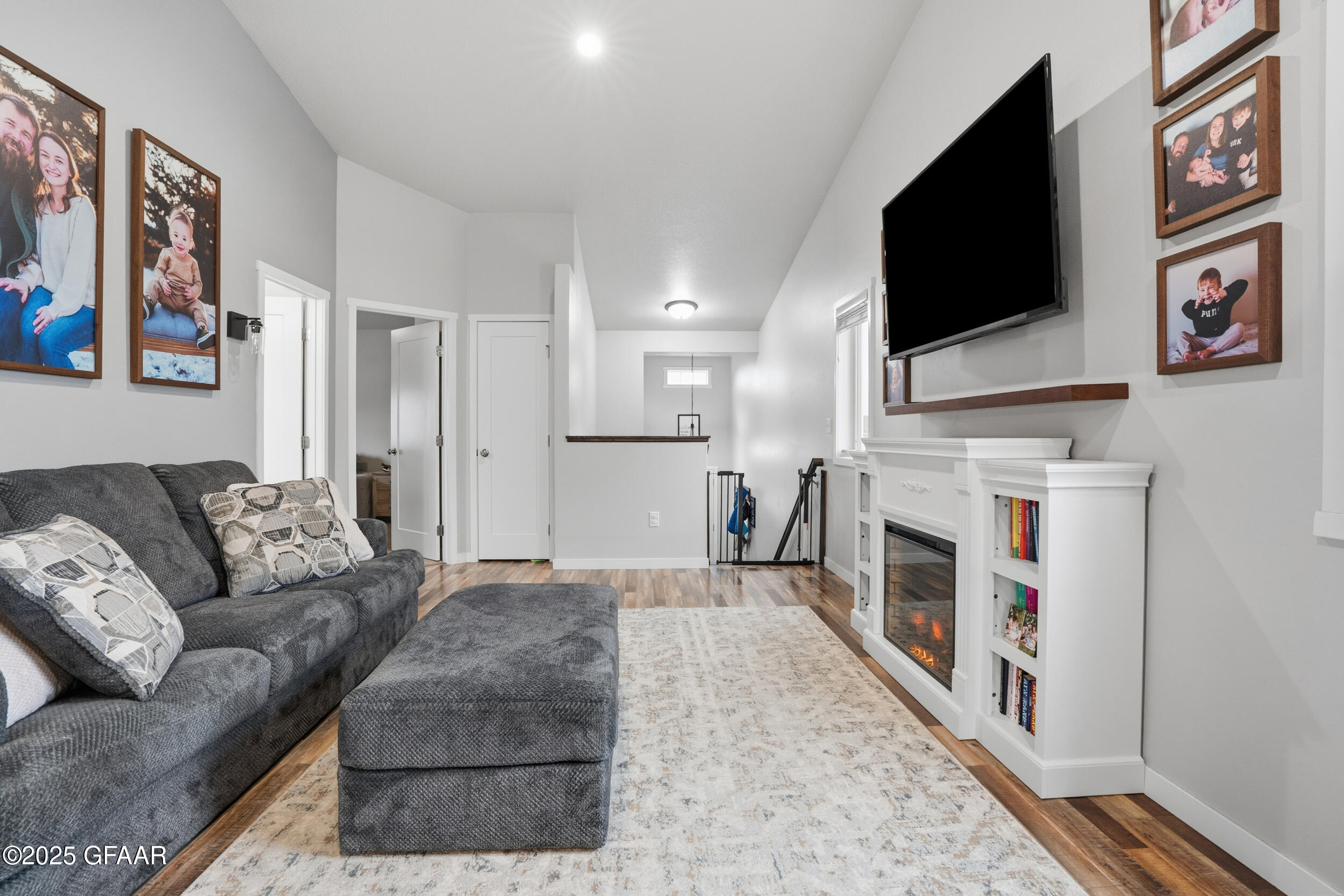 property viewer photo 3
