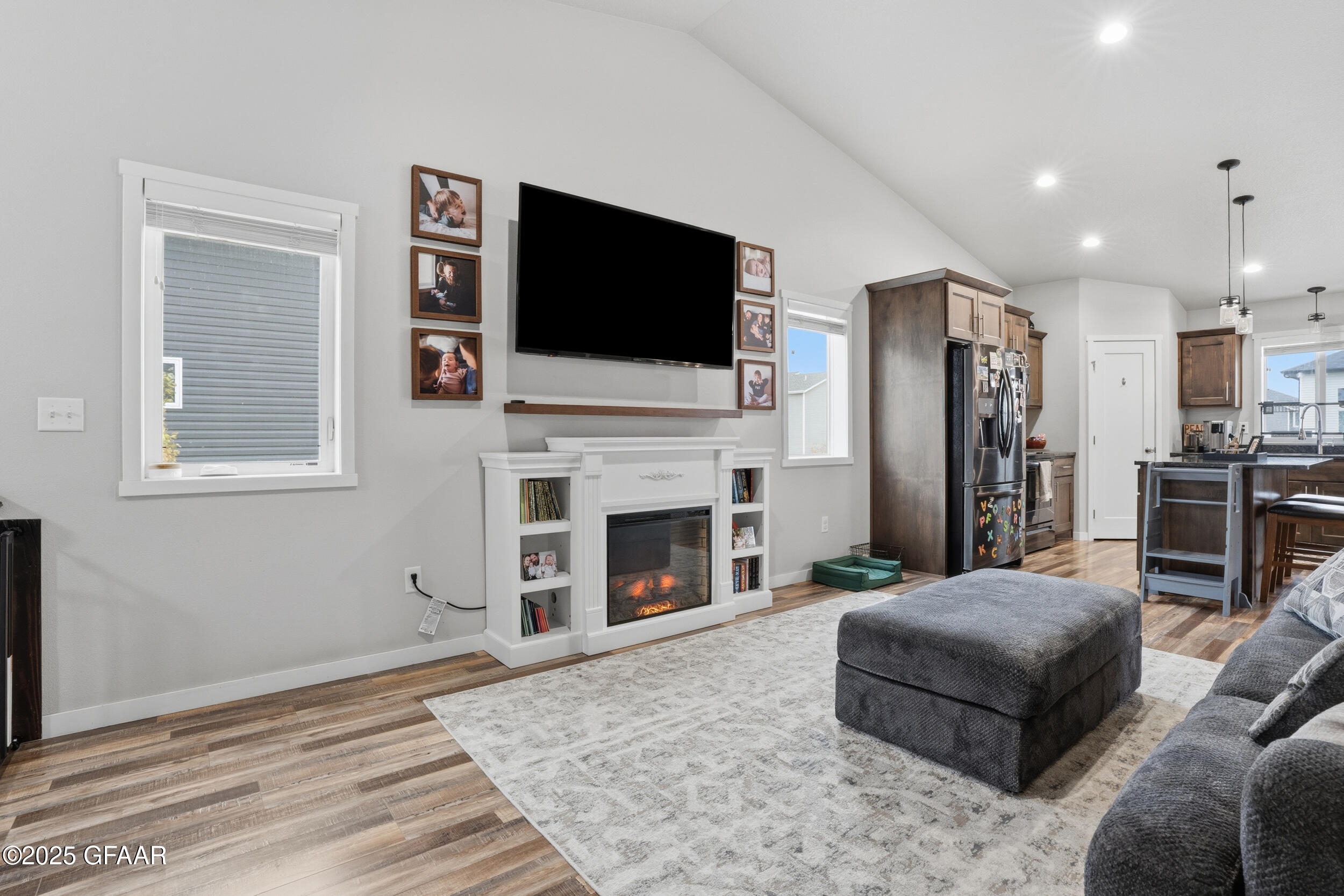 property viewer photo 4
