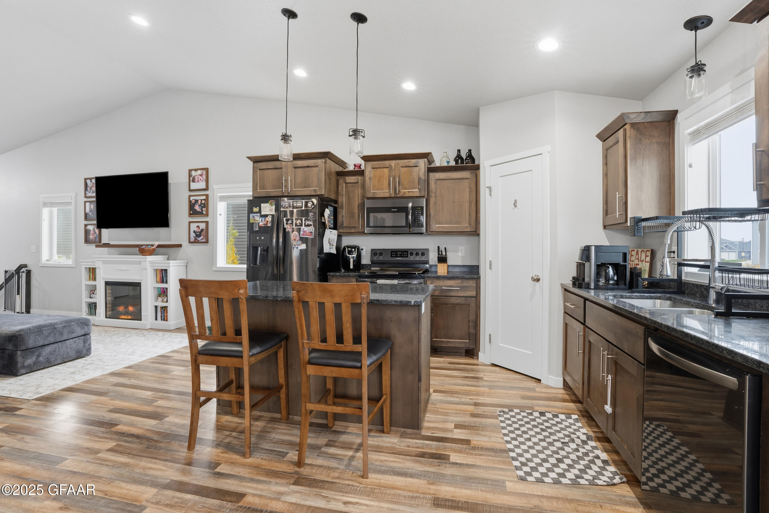 property viewer photo 6