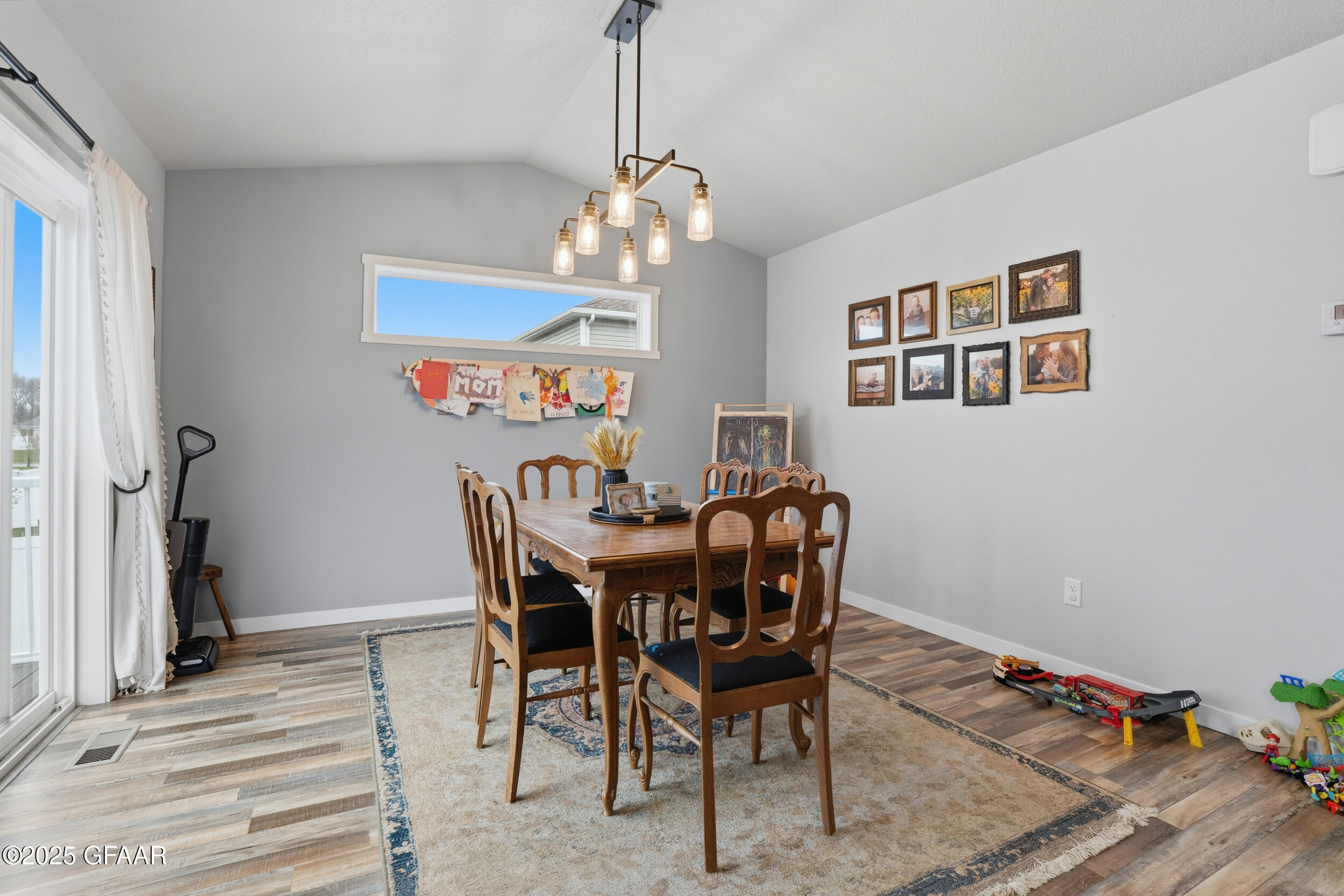 property viewer photo 7