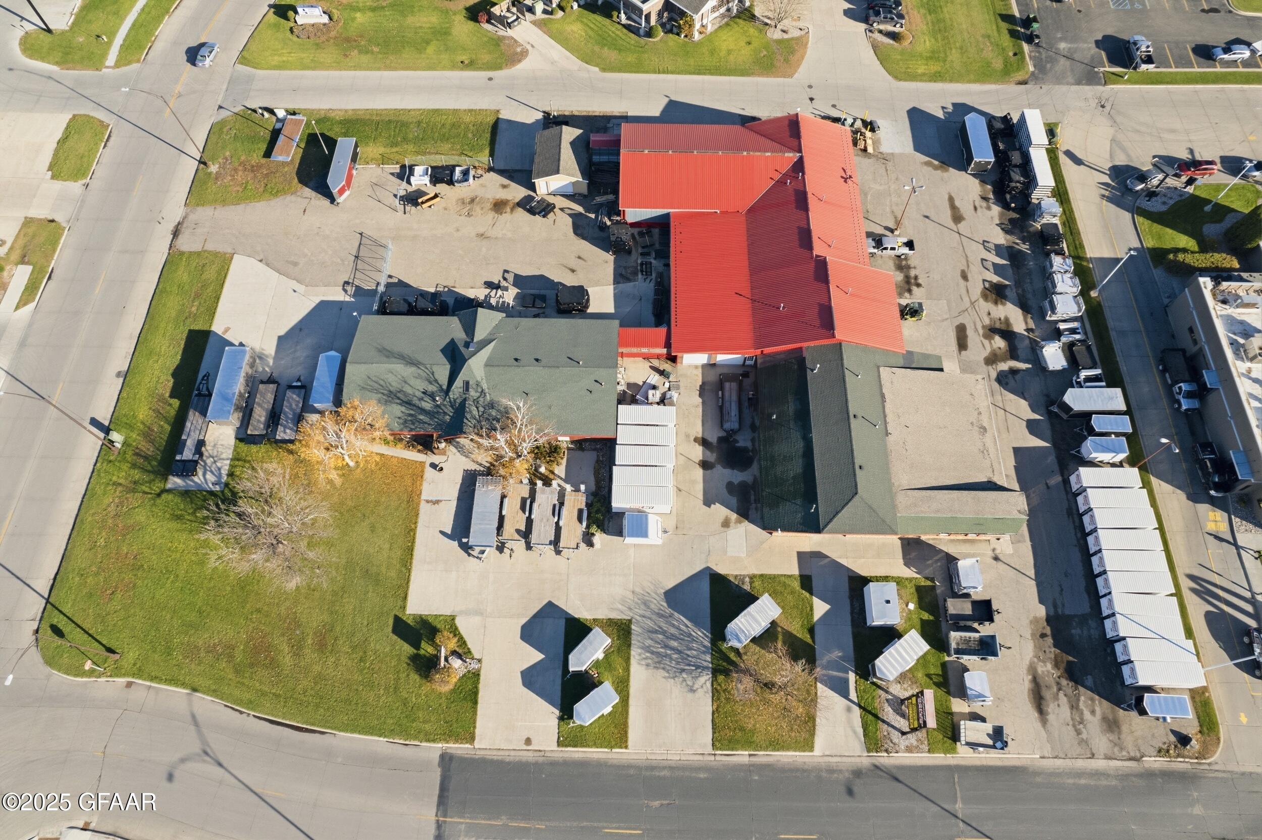 main property photo 13