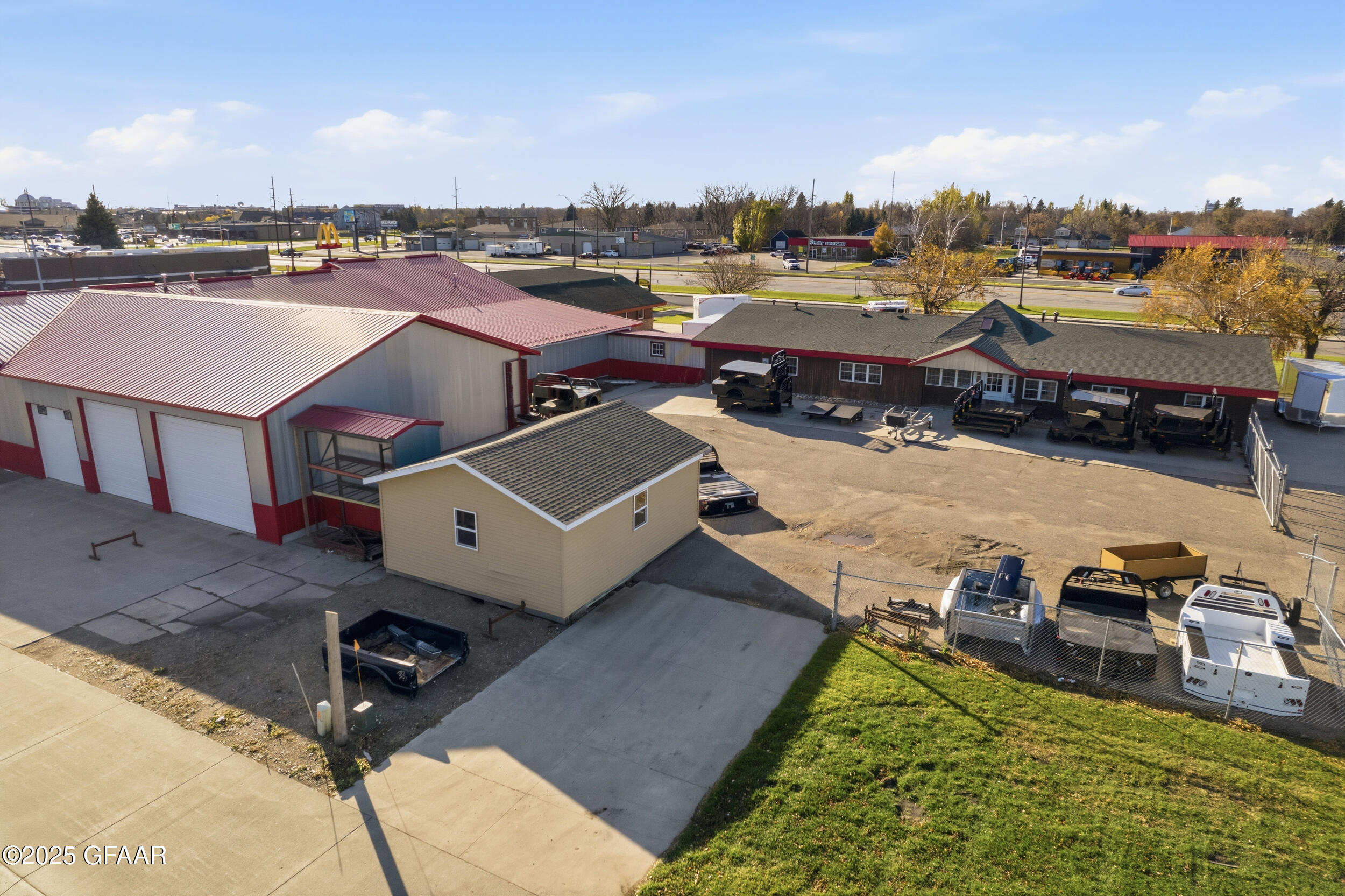 main property photo 8