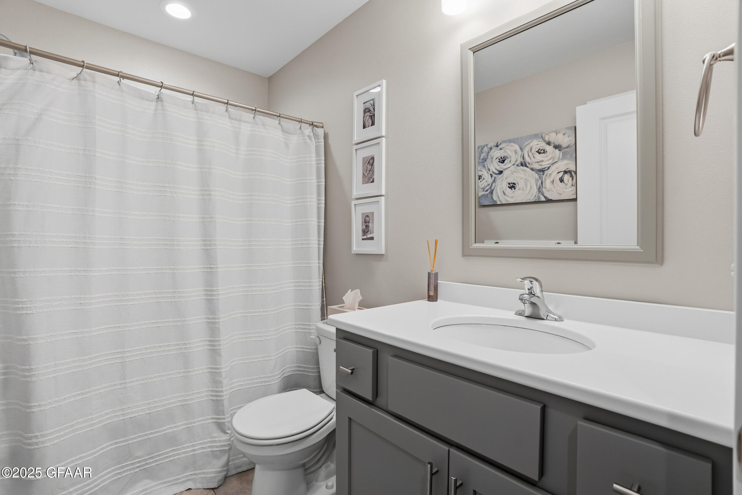 property viewer photo 16