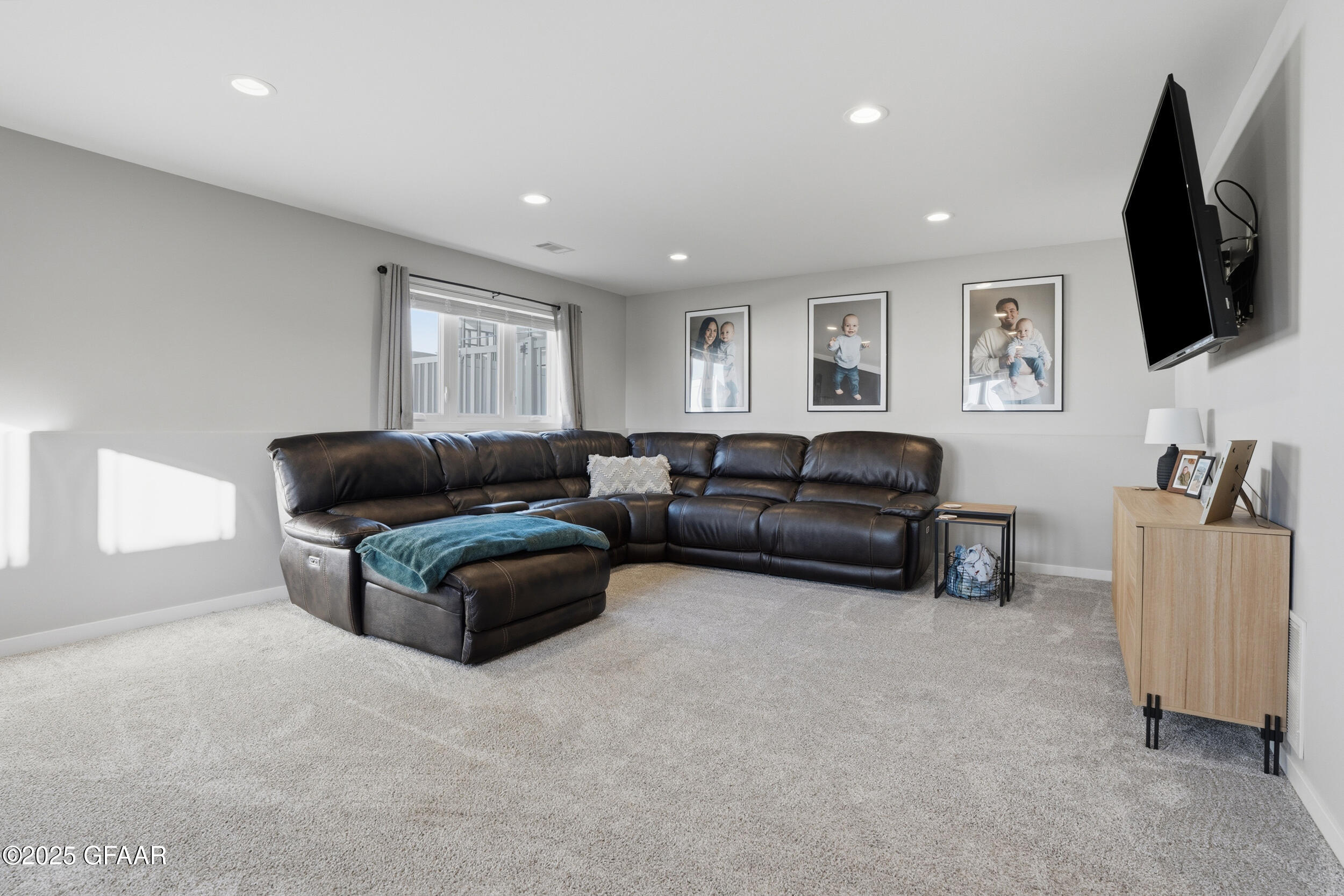 property viewer photo 18