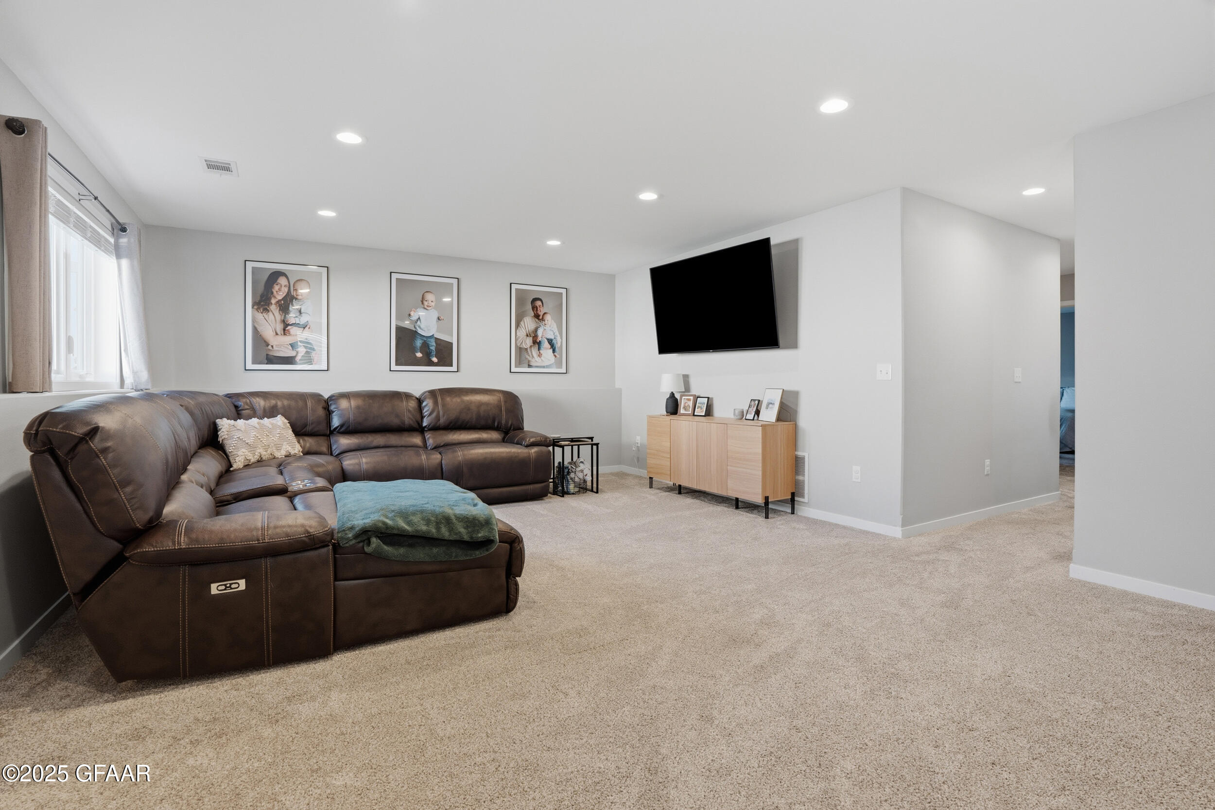 property viewer photo 19