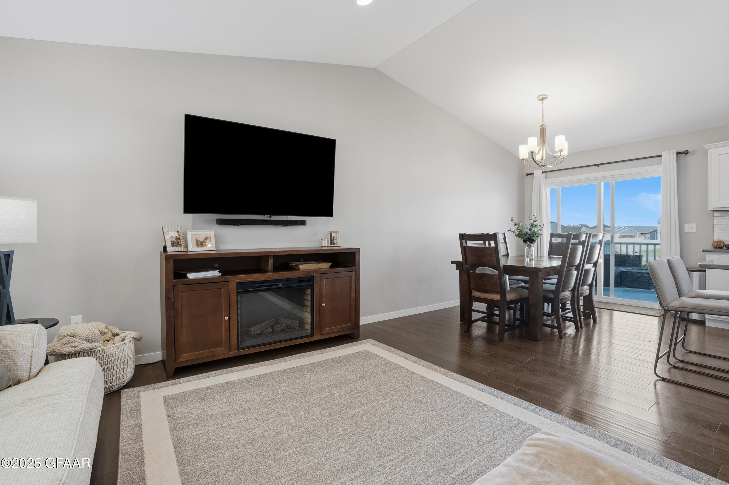 property viewer photo 5