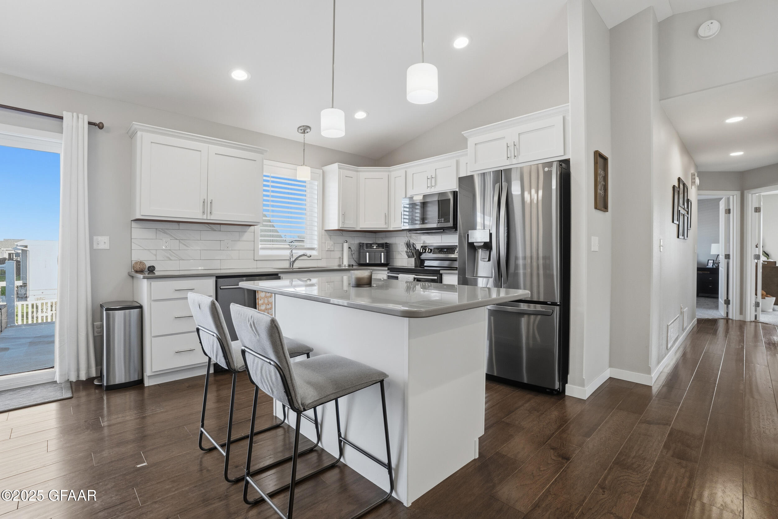 property viewer photo 7
