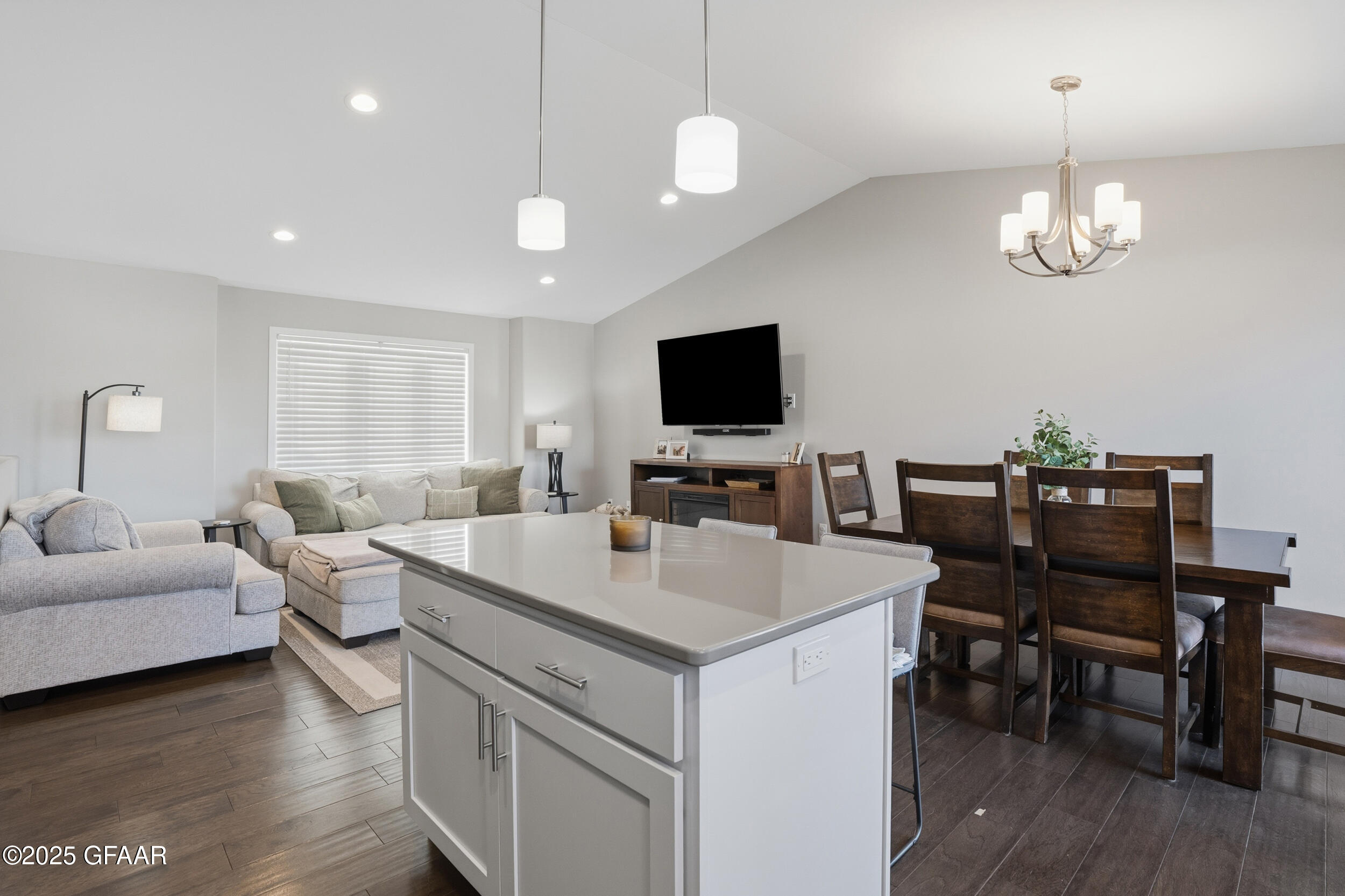 property viewer photo 9