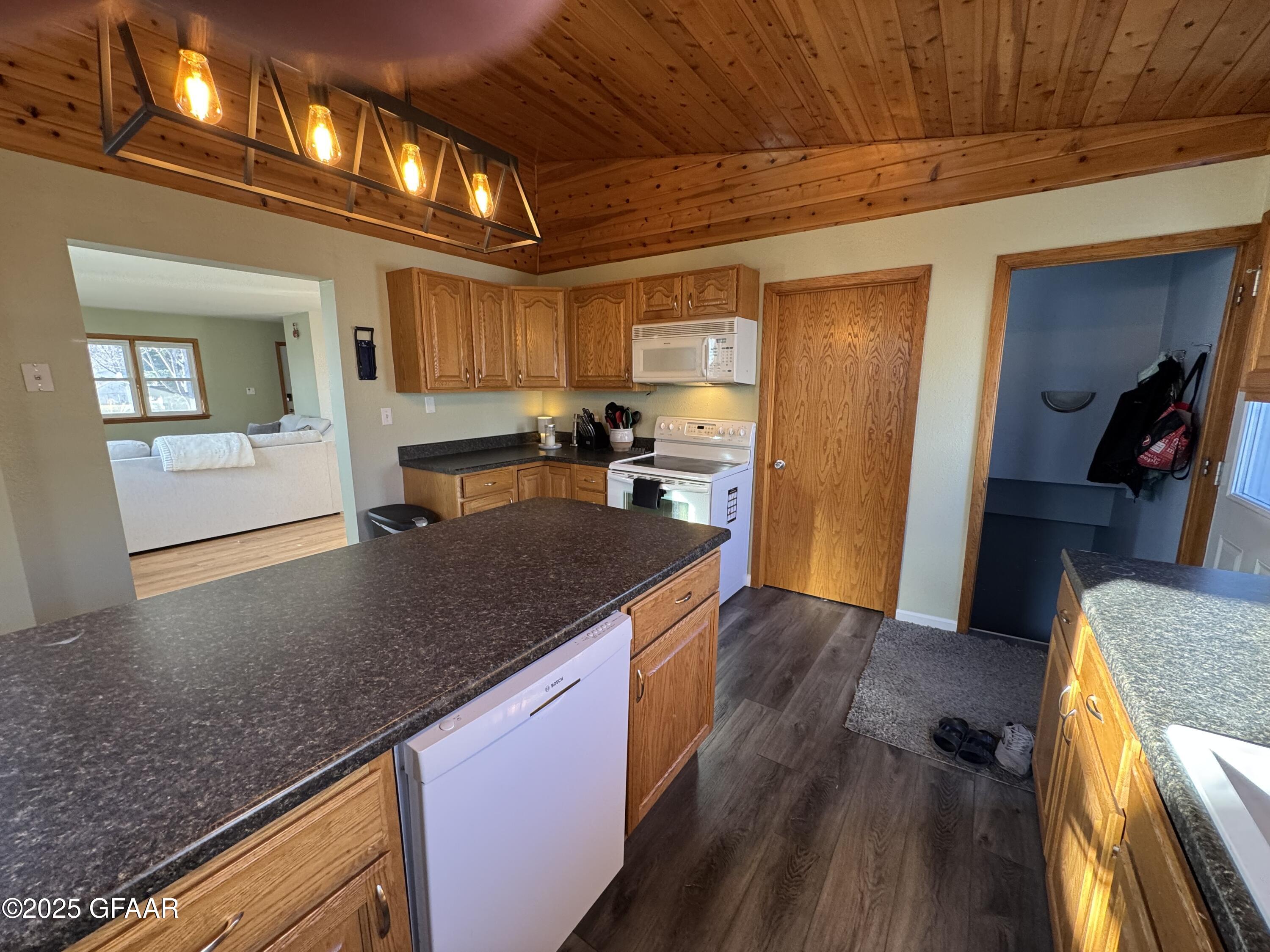 property viewer photo 14