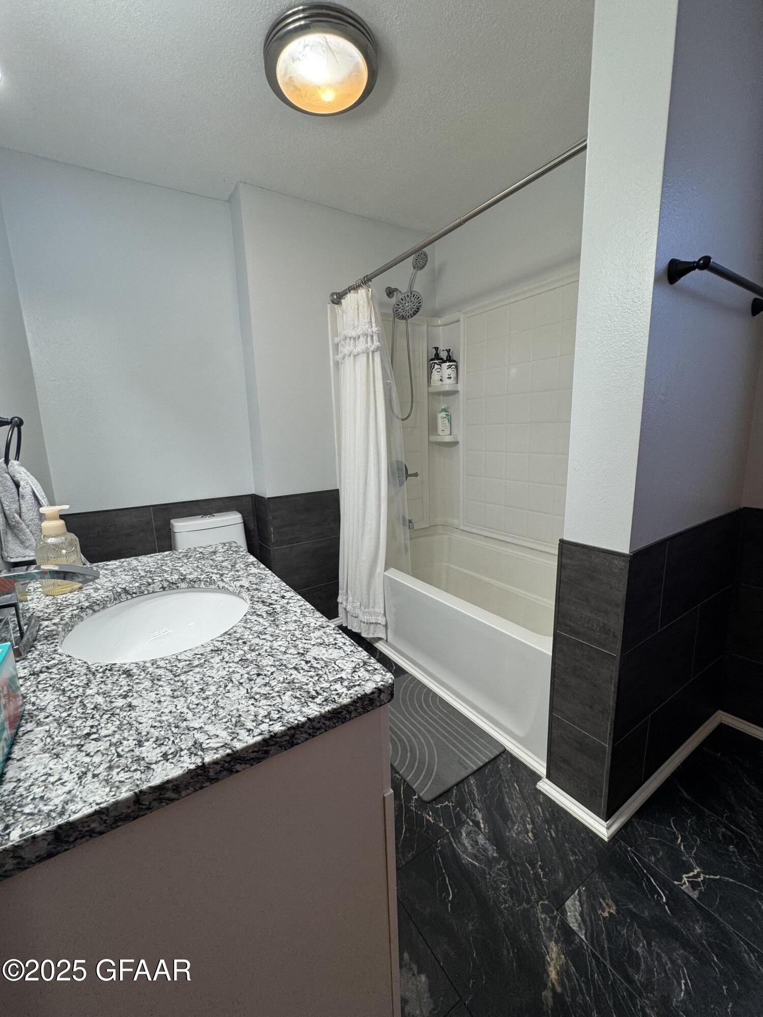 property viewer photo 16