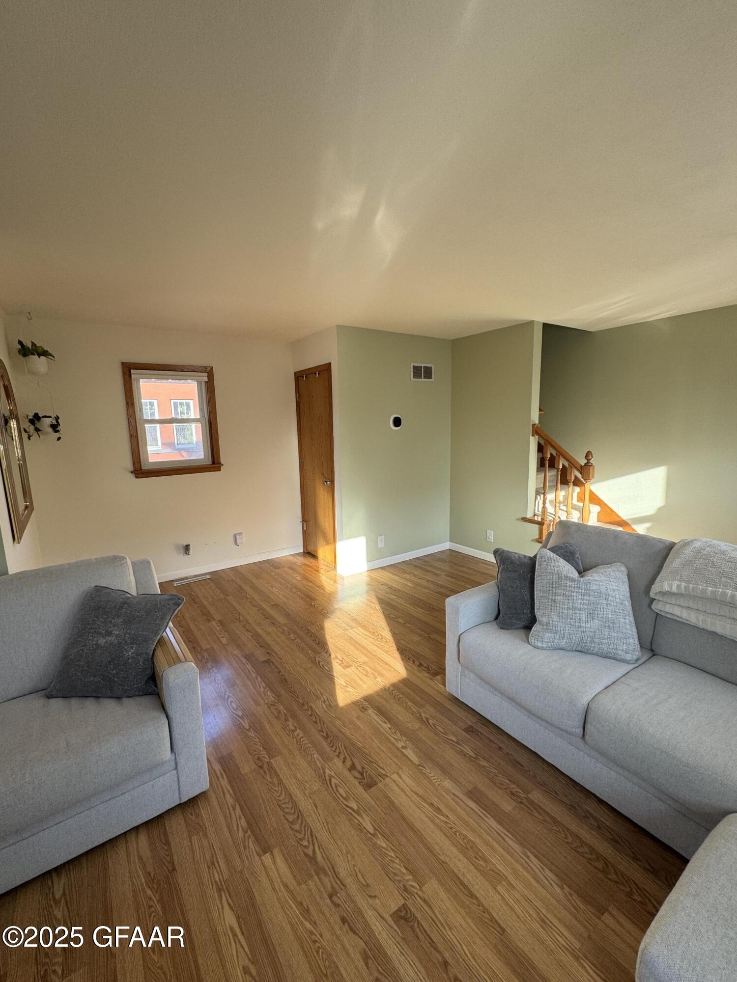 property viewer photo 8