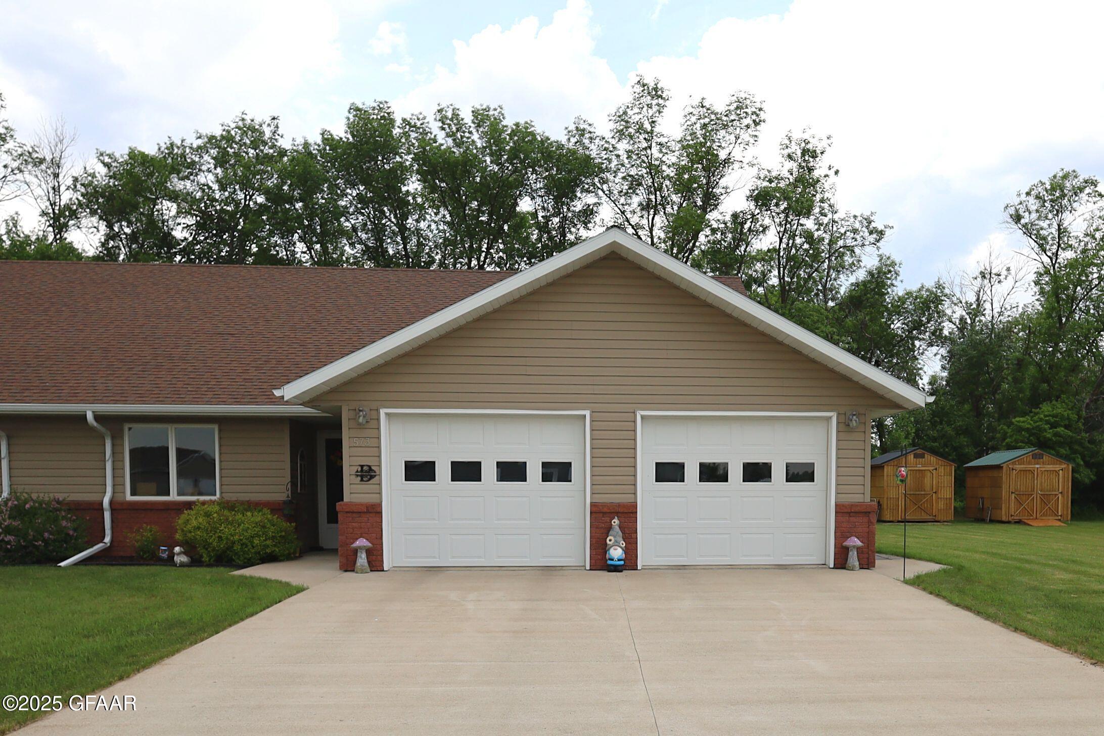 main property photo 0