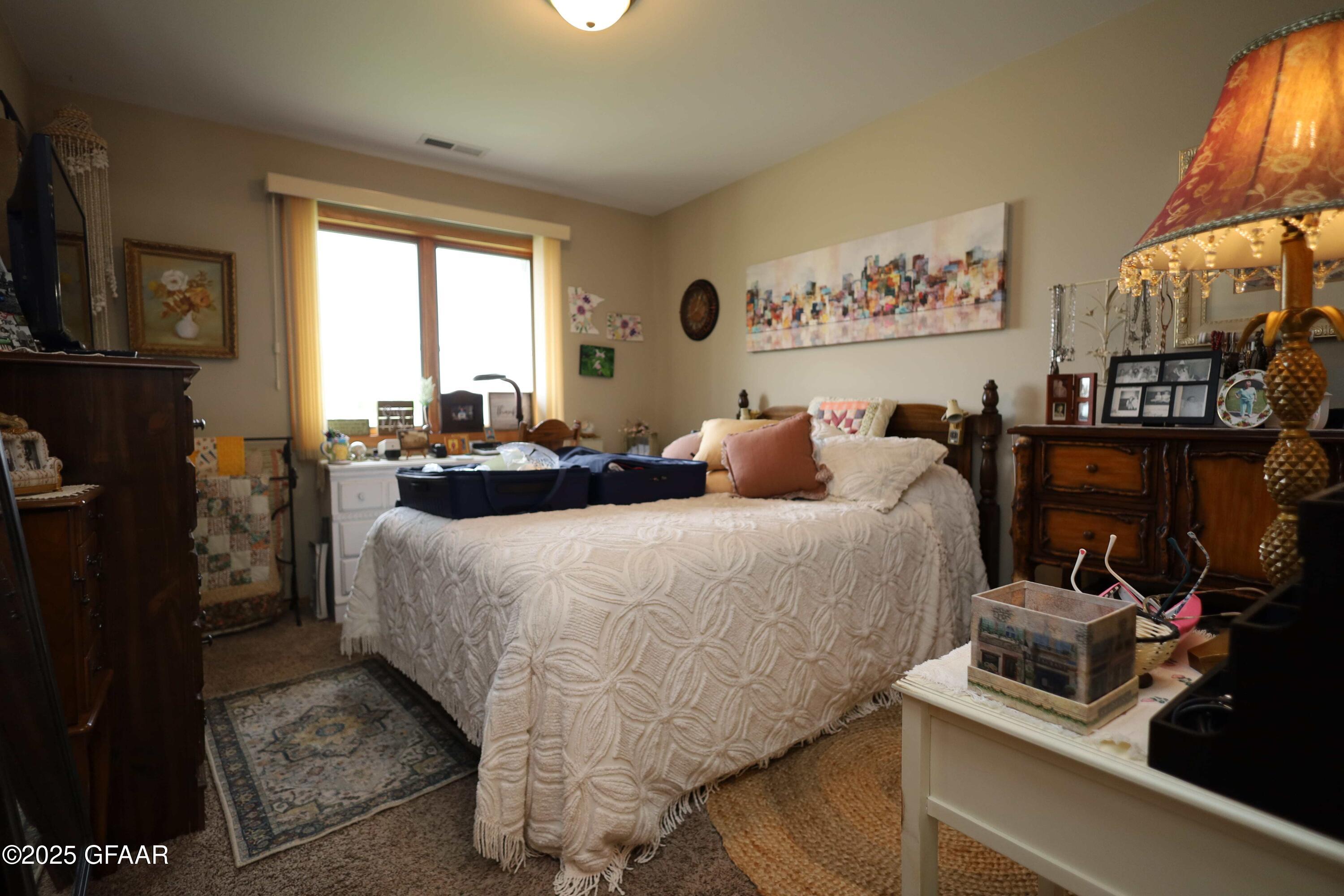 property viewer photo 2