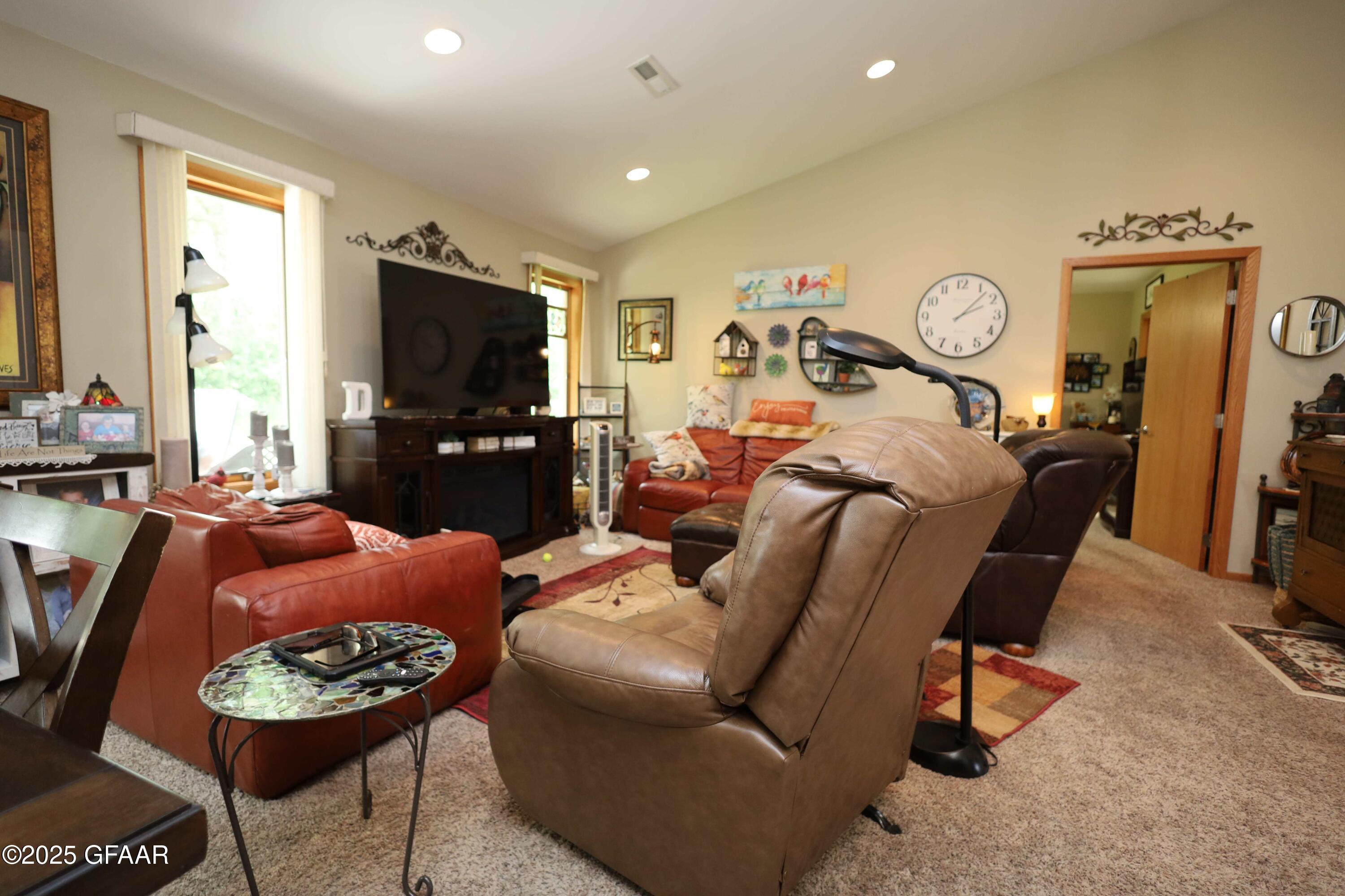 property viewer photo 6
