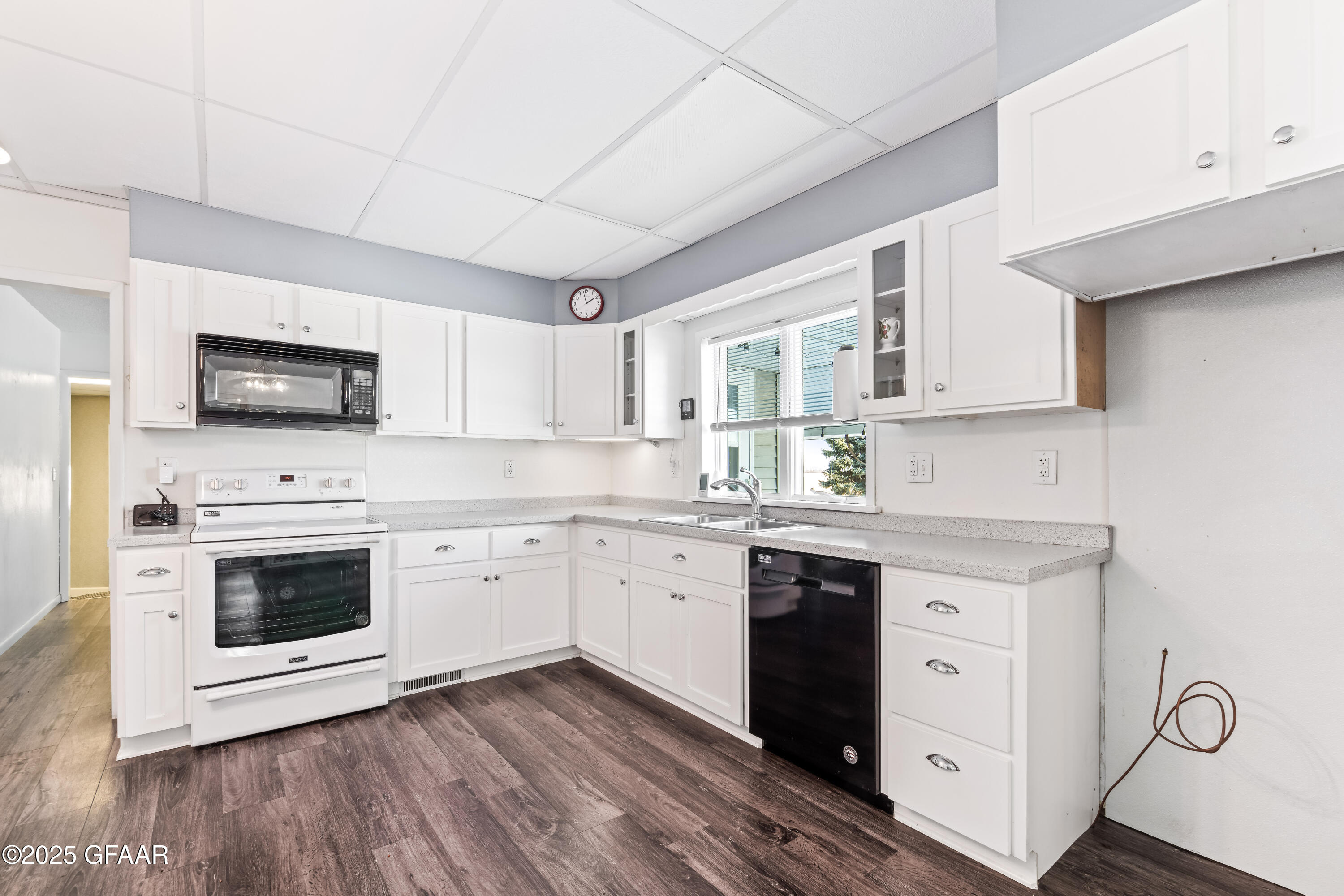 property viewer photo 10