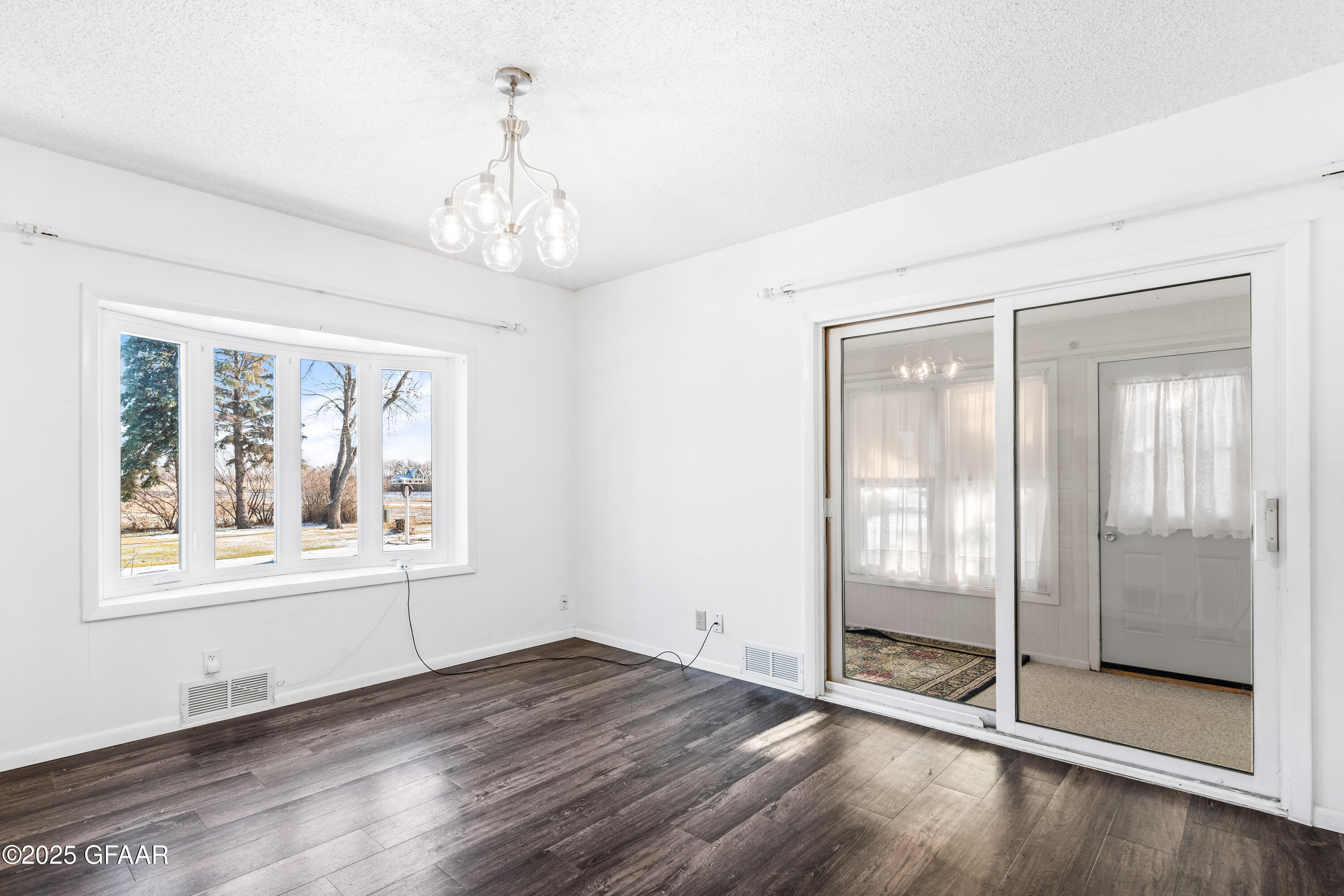 property viewer photo 12