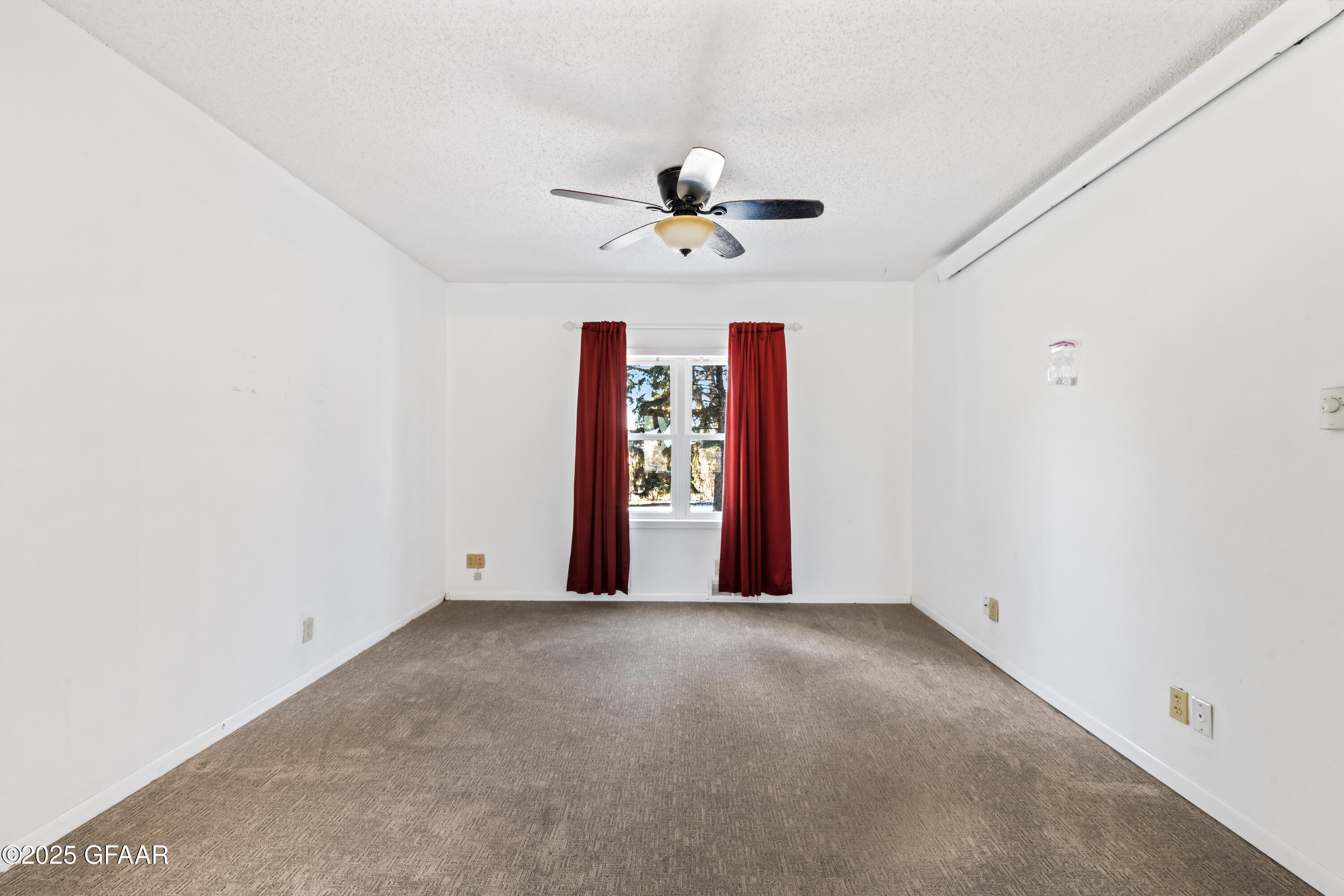 property viewer photo 18