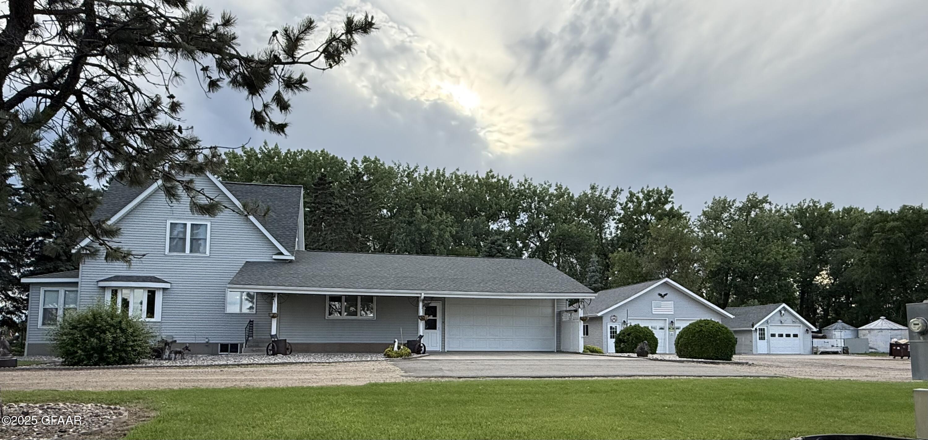 property viewer photo 2