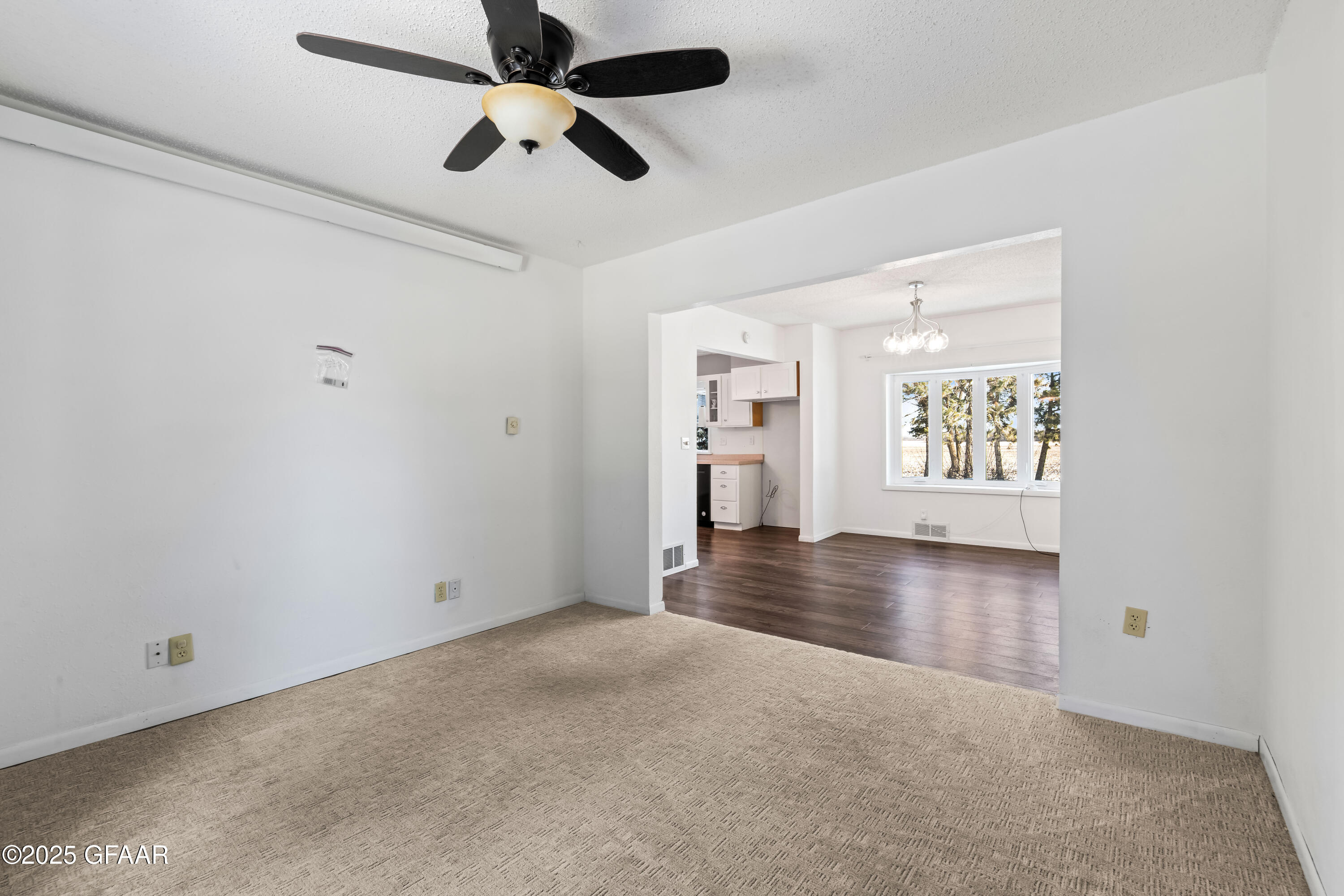 property viewer photo 20