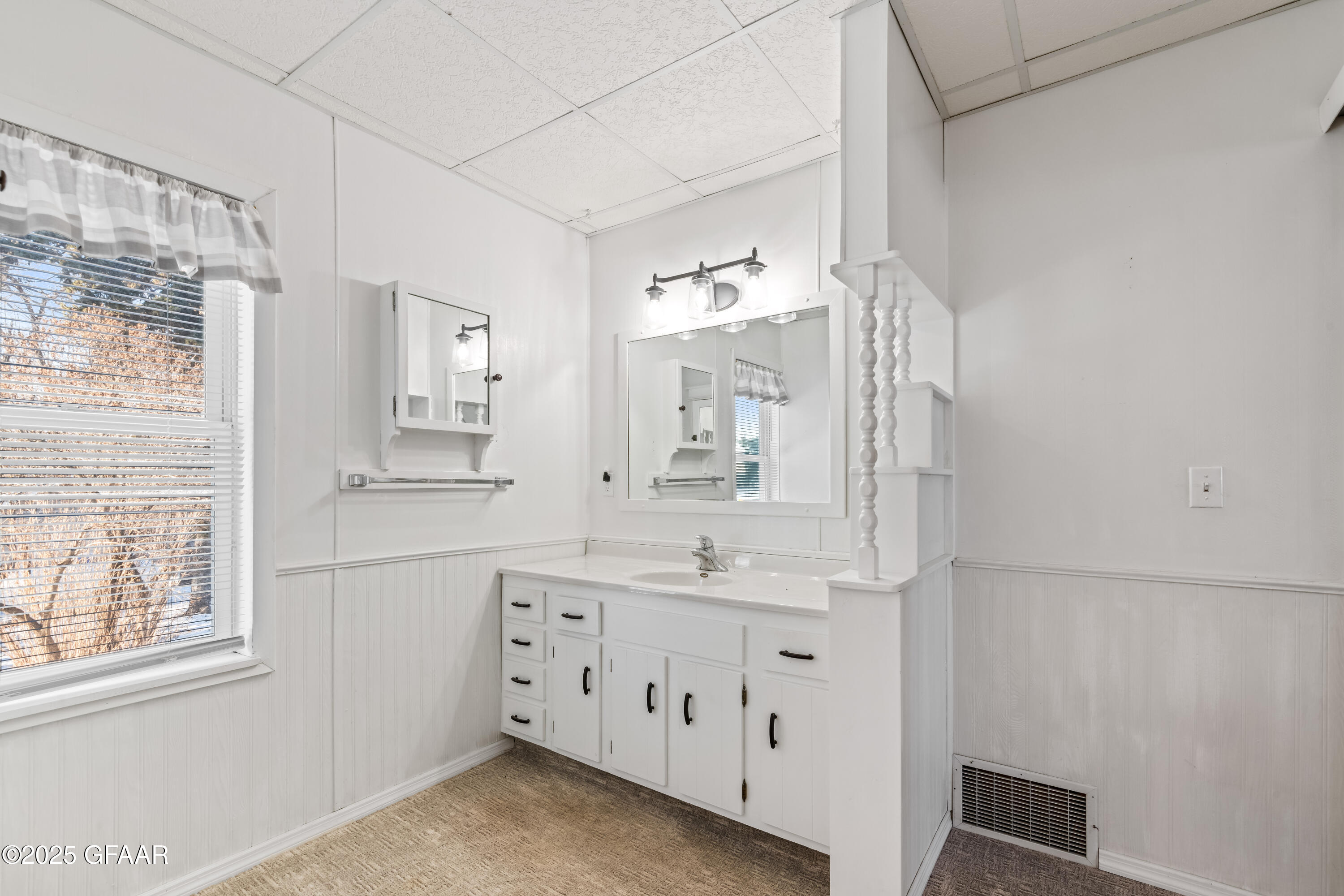 property viewer photo 23