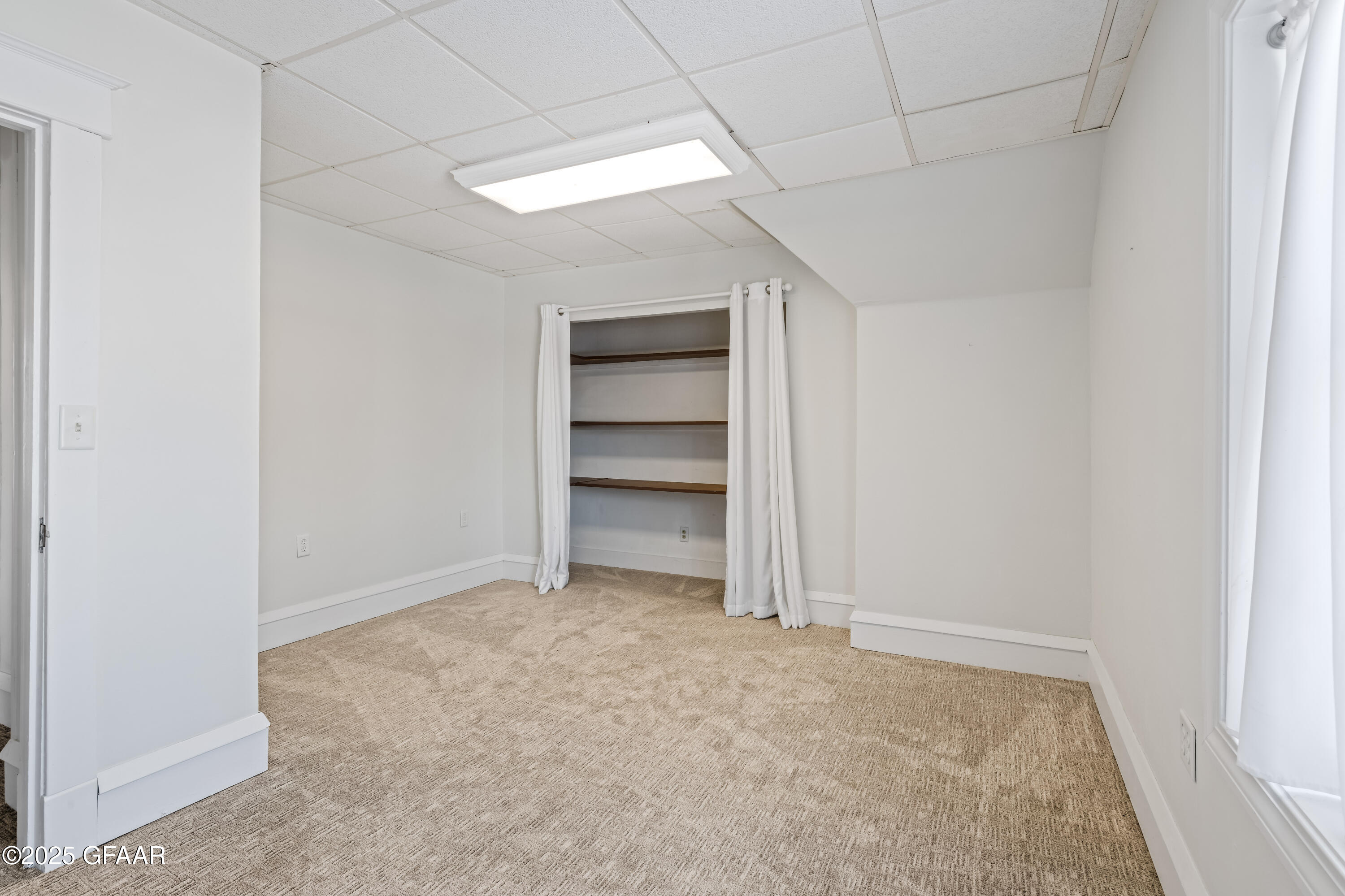 property viewer photo 30
