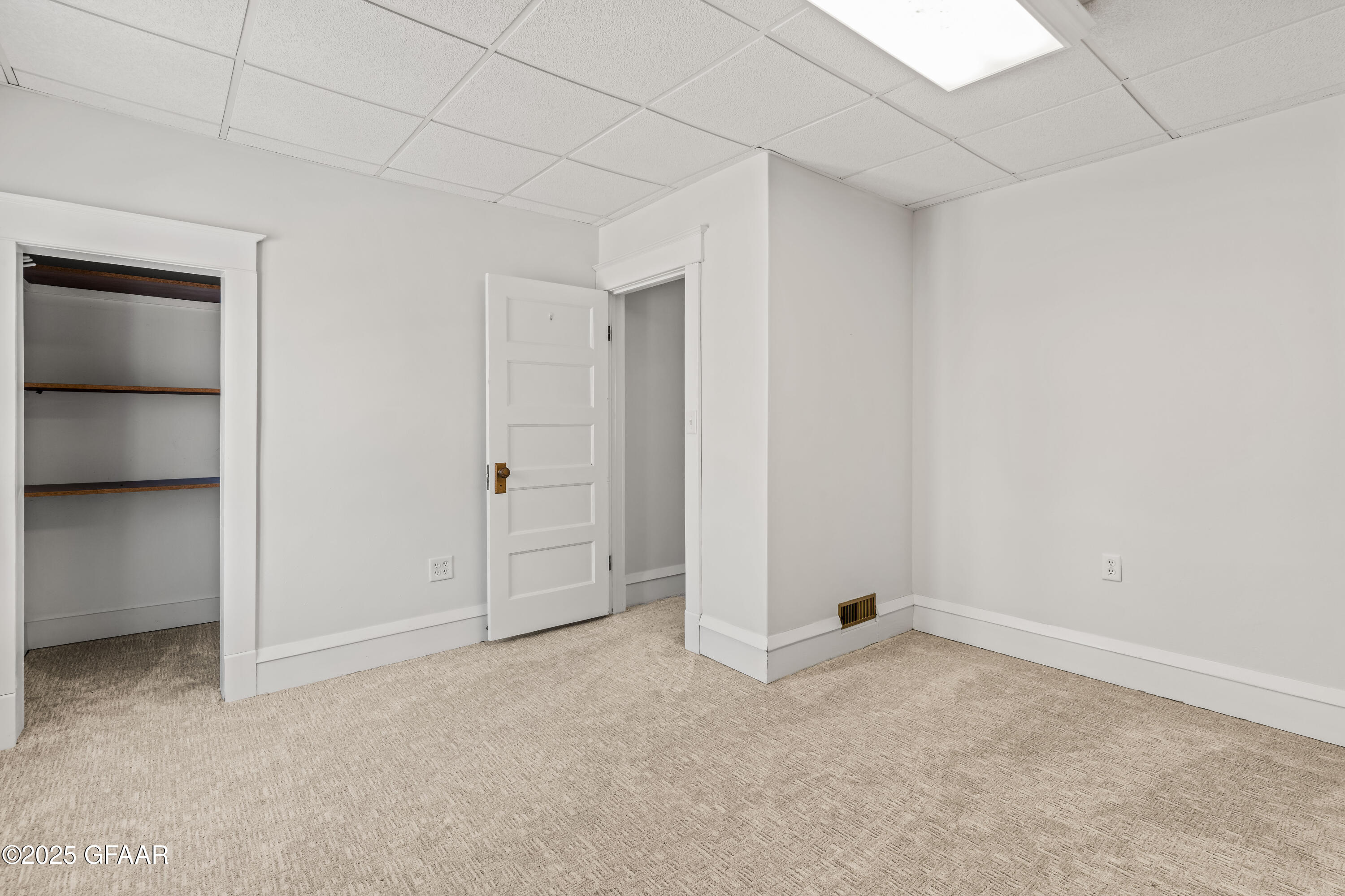 property viewer photo 31