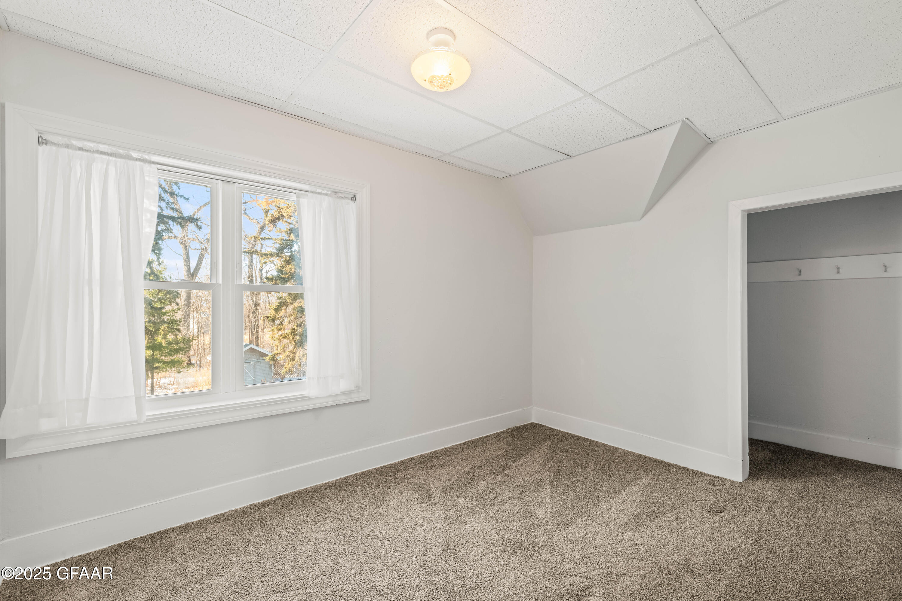 property viewer photo 33