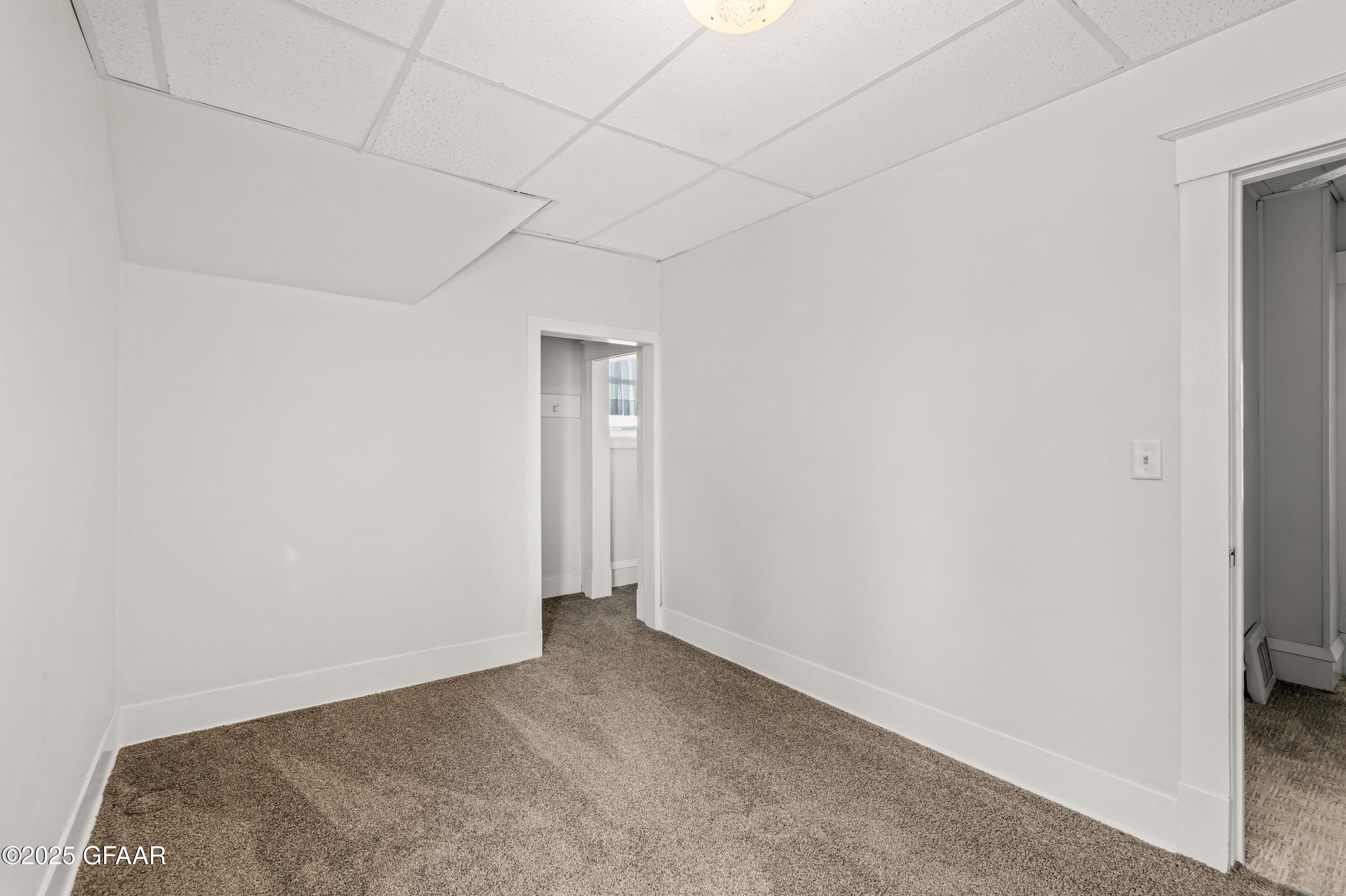 property viewer photo 35