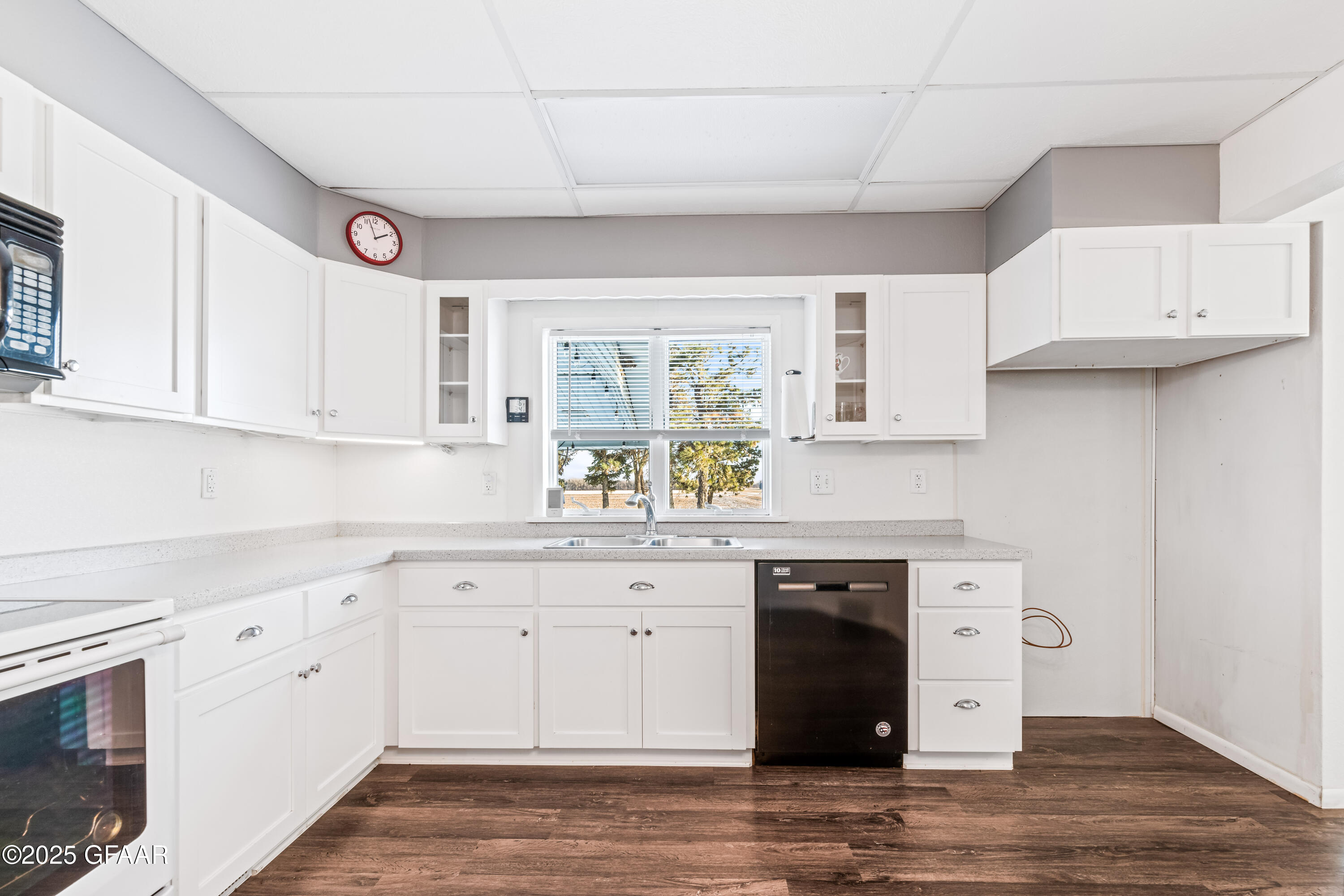 property viewer photo 9