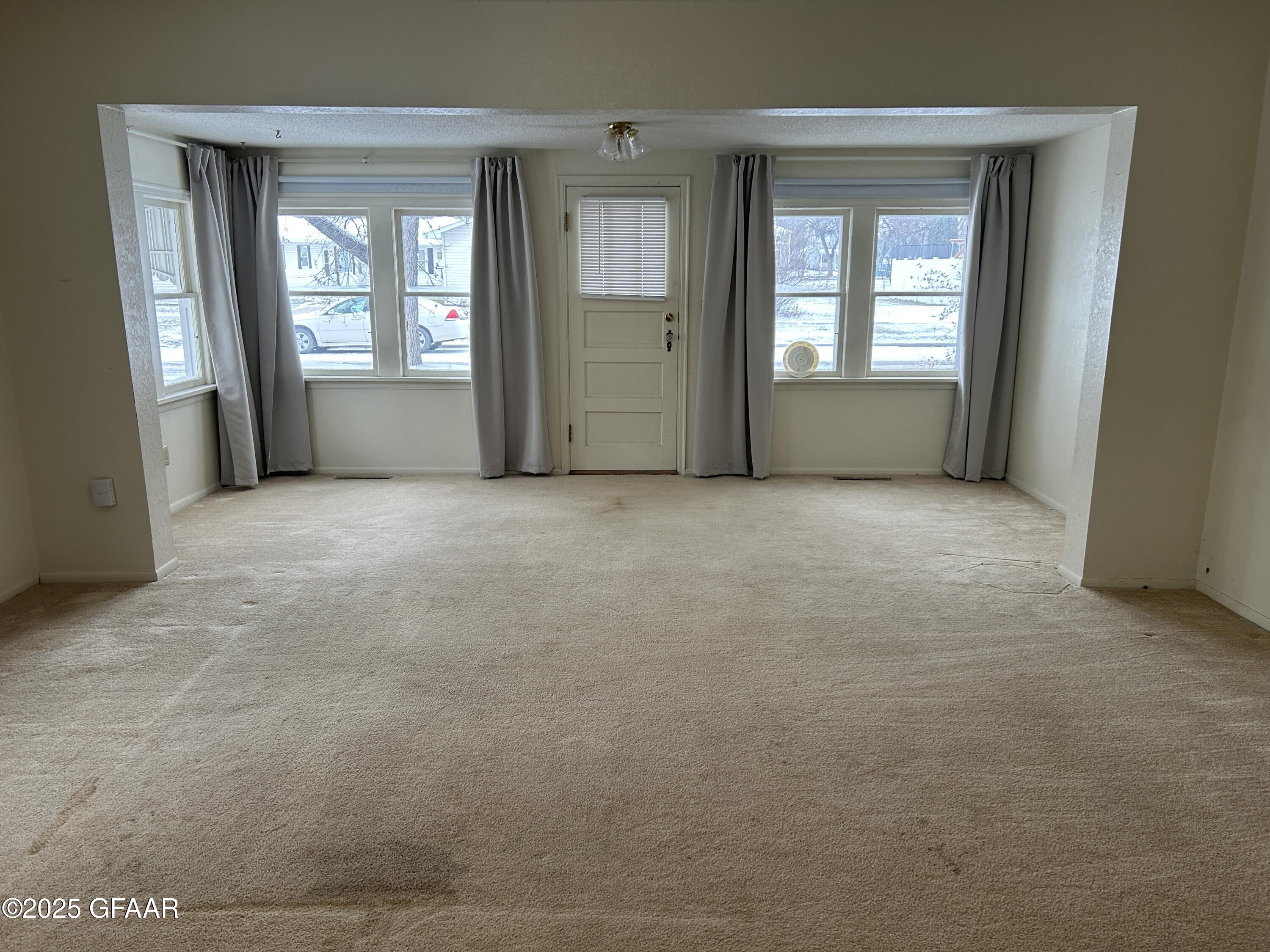 property viewer photo 1