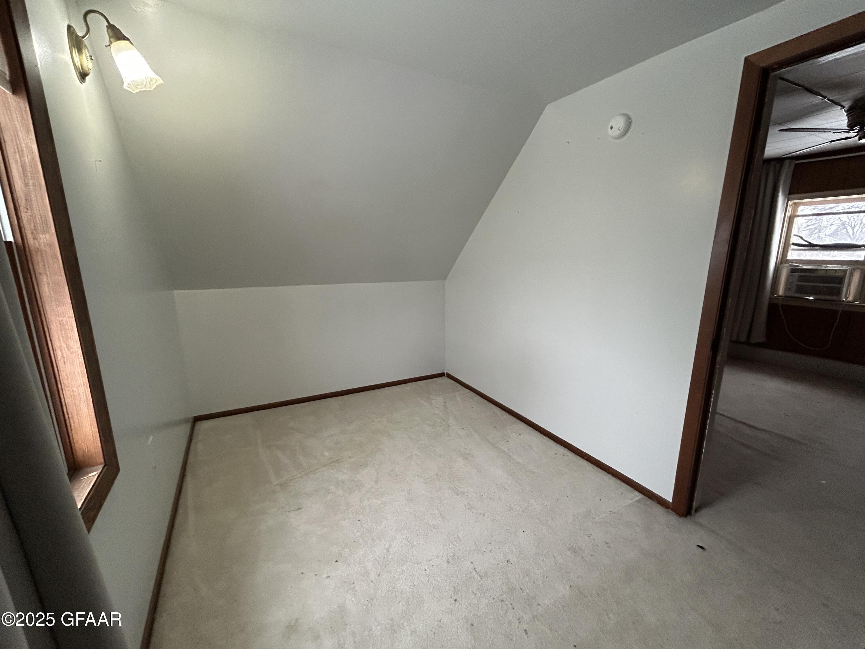property viewer photo 15