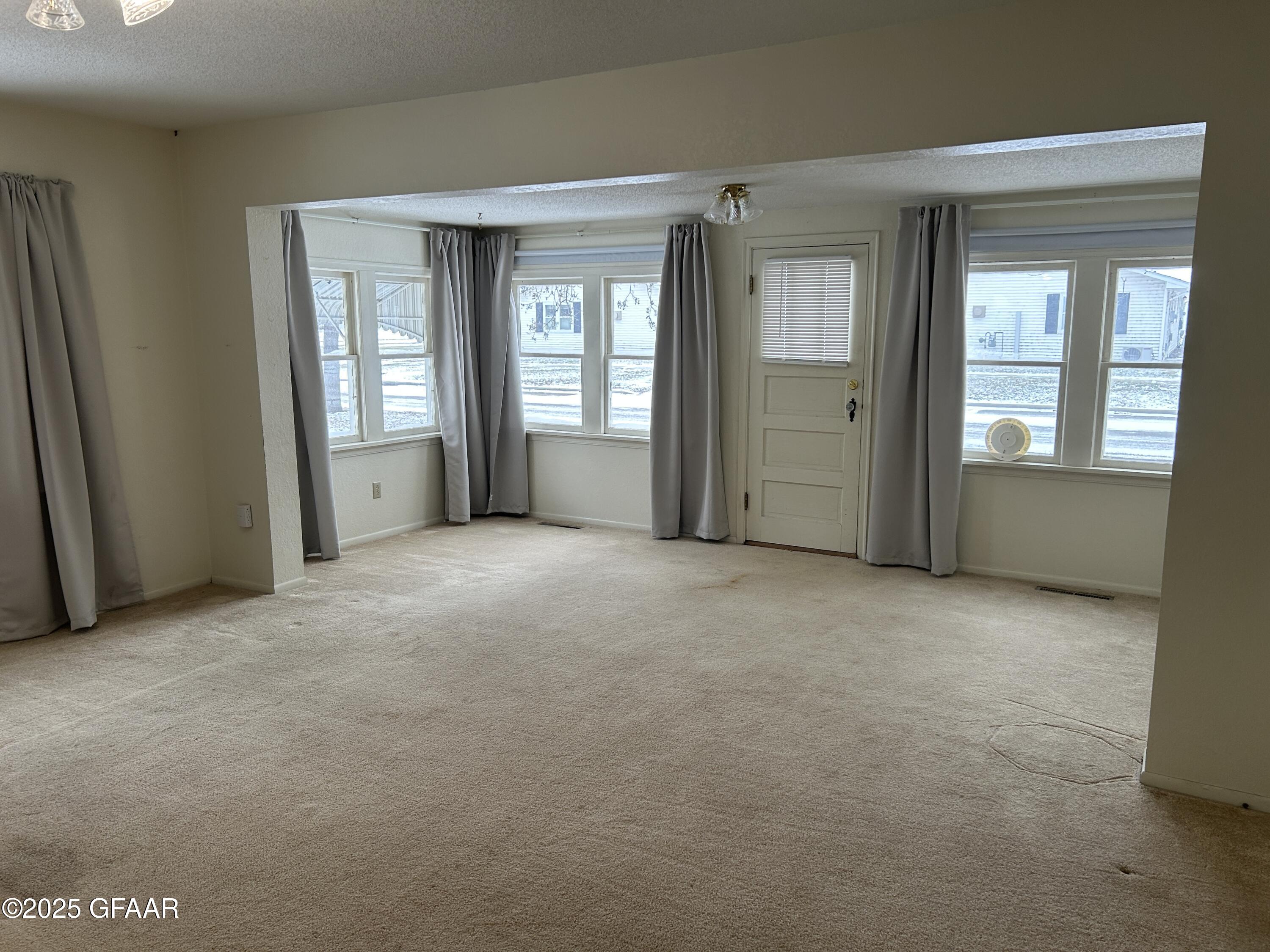 property viewer photo 2
