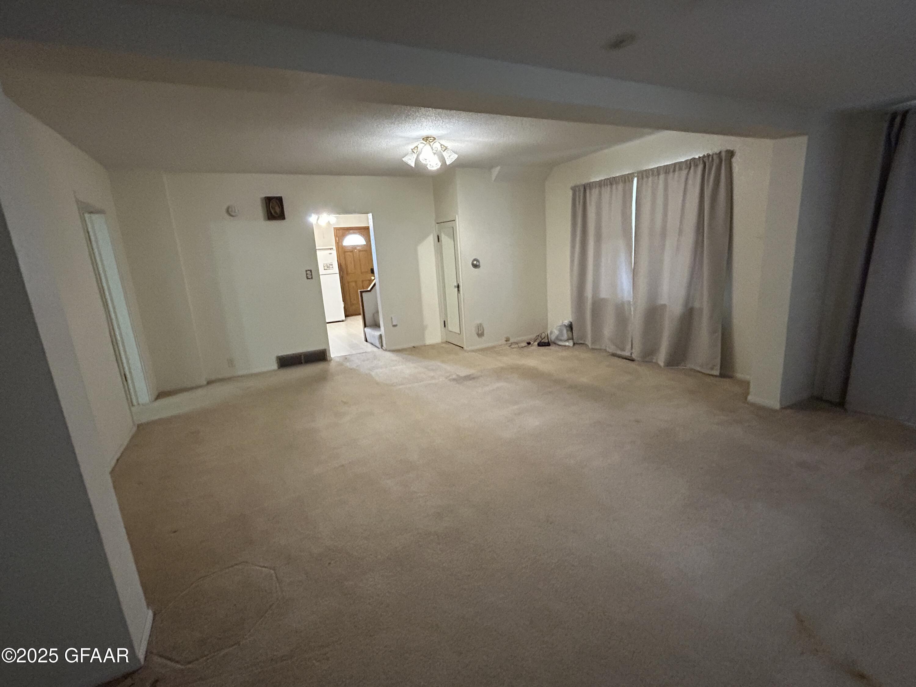 property viewer photo 3