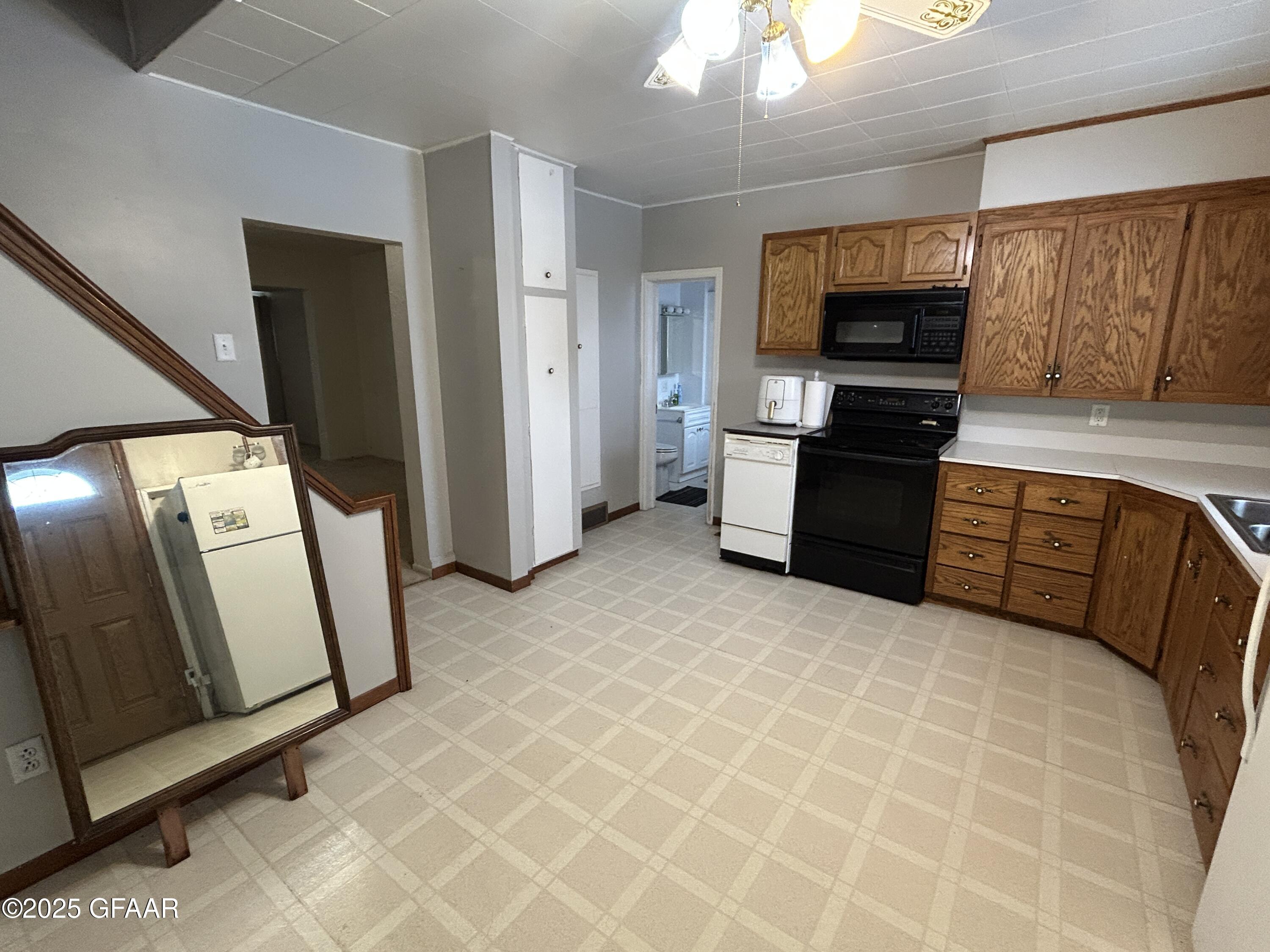property viewer photo 7