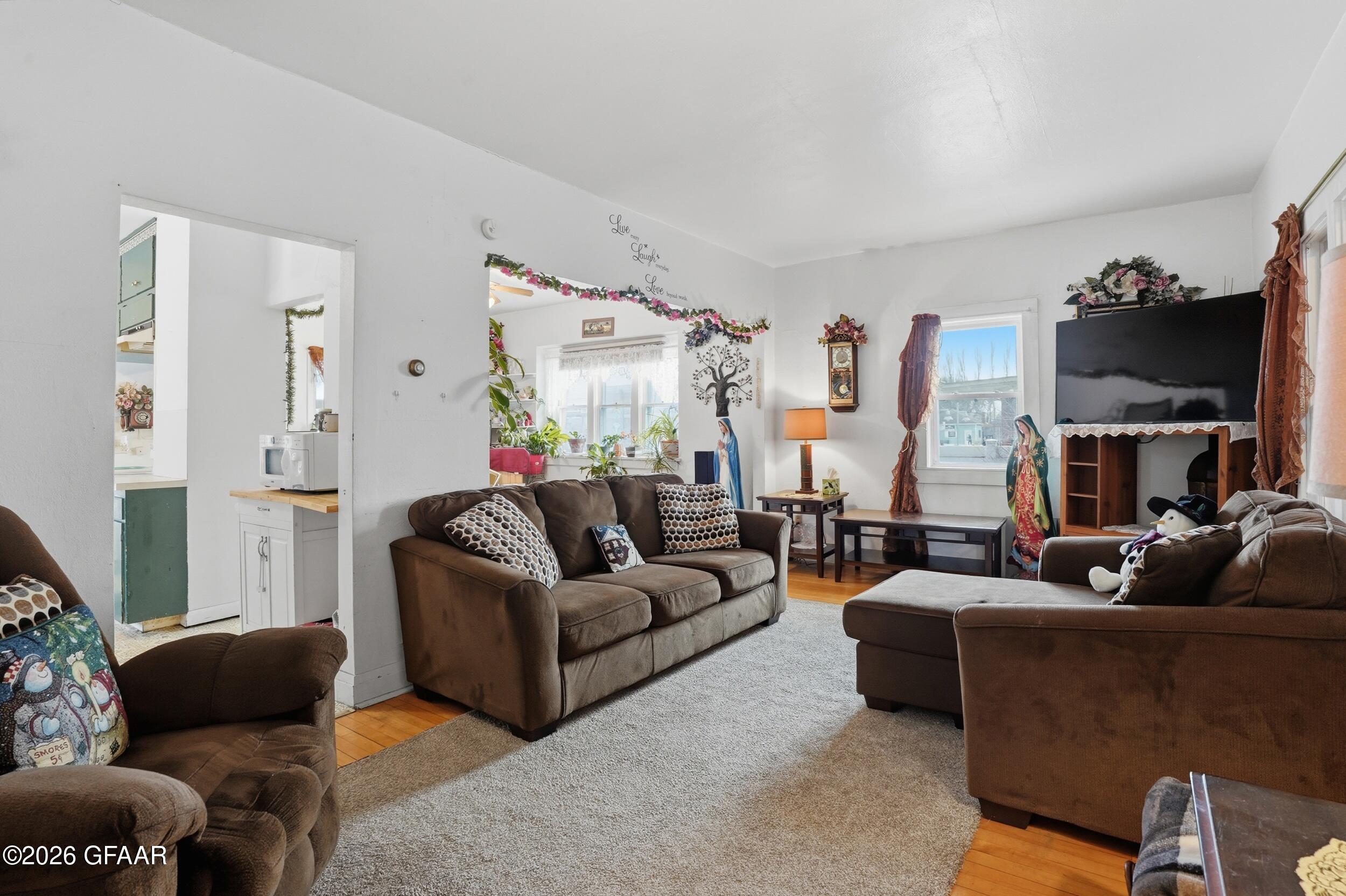 property viewer photo 2