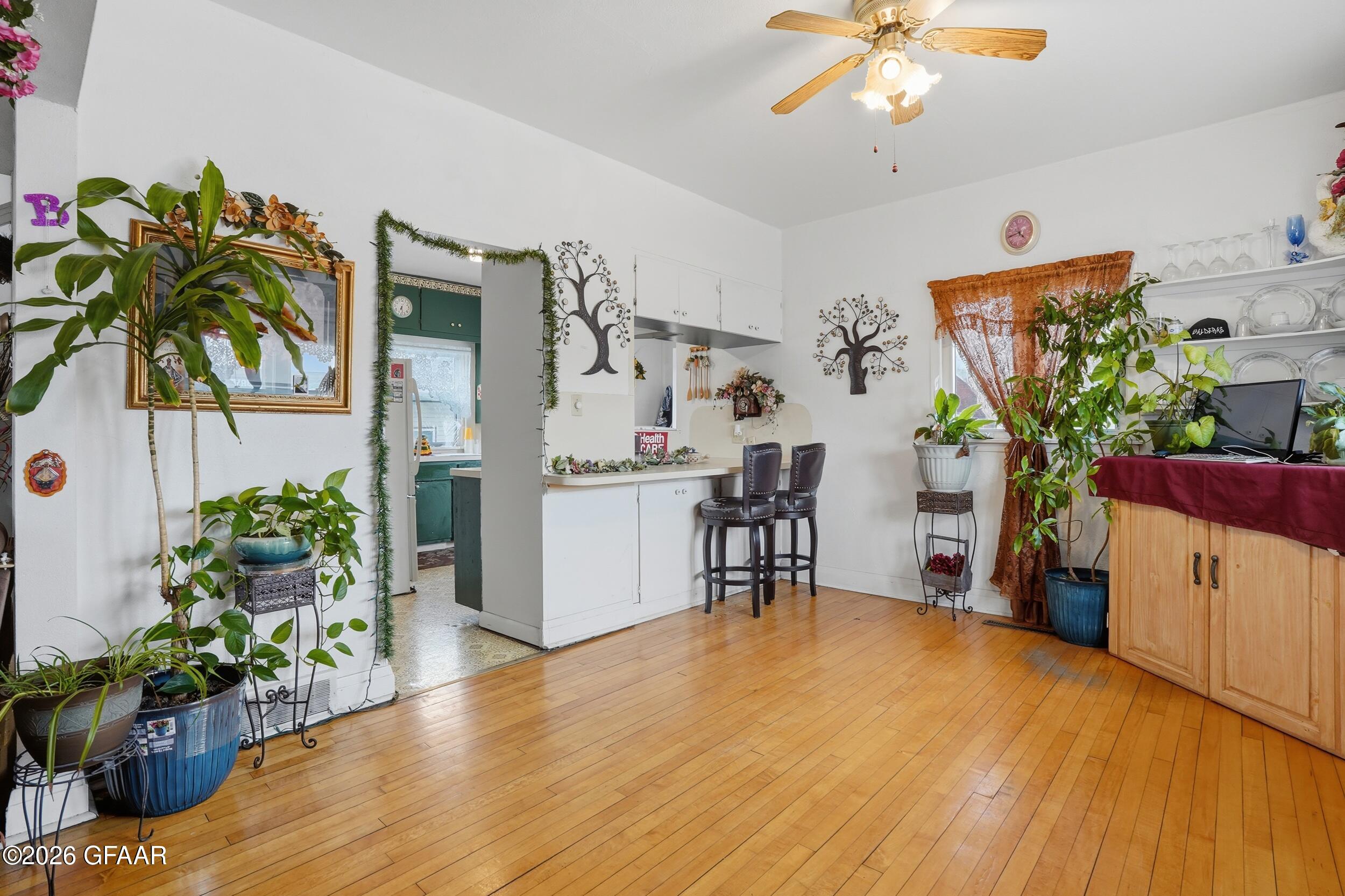 property viewer photo 4
