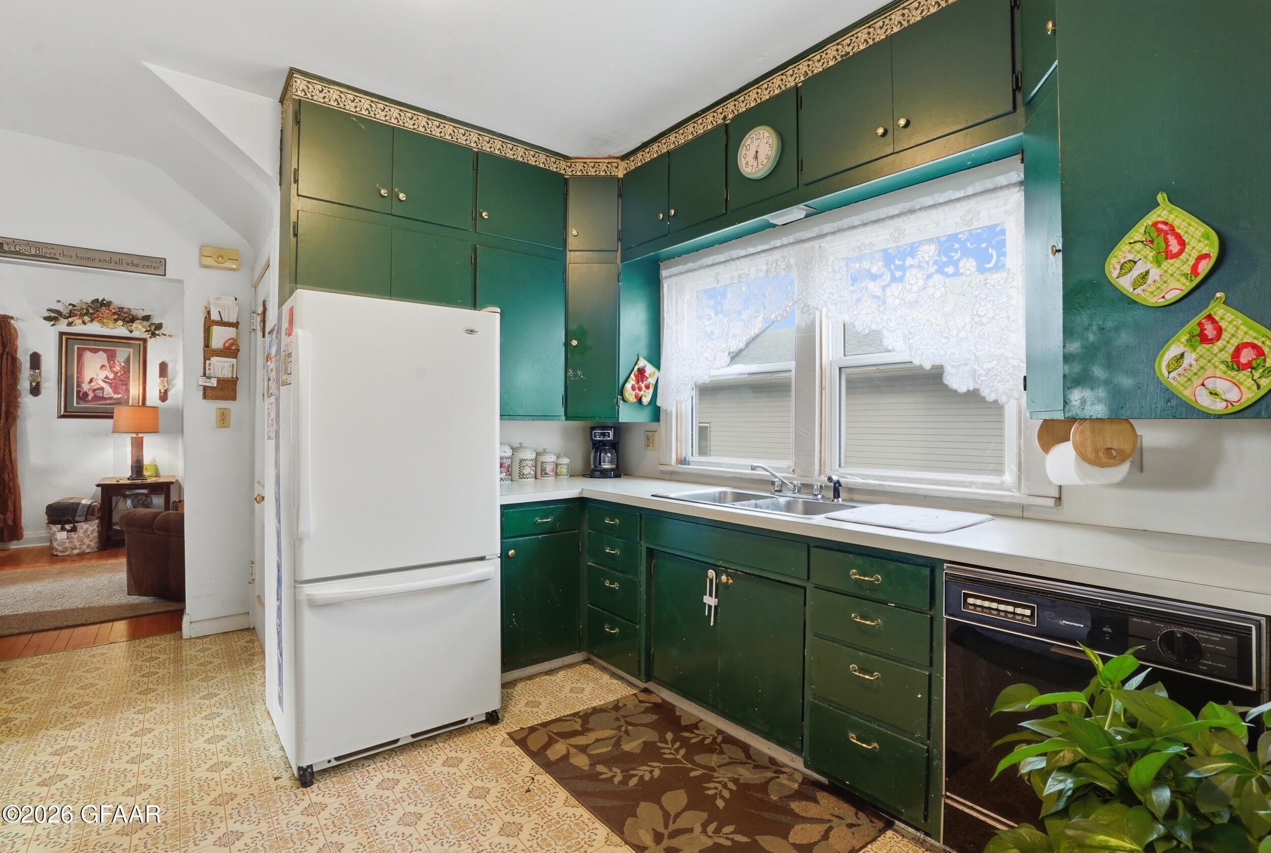 property viewer photo 8