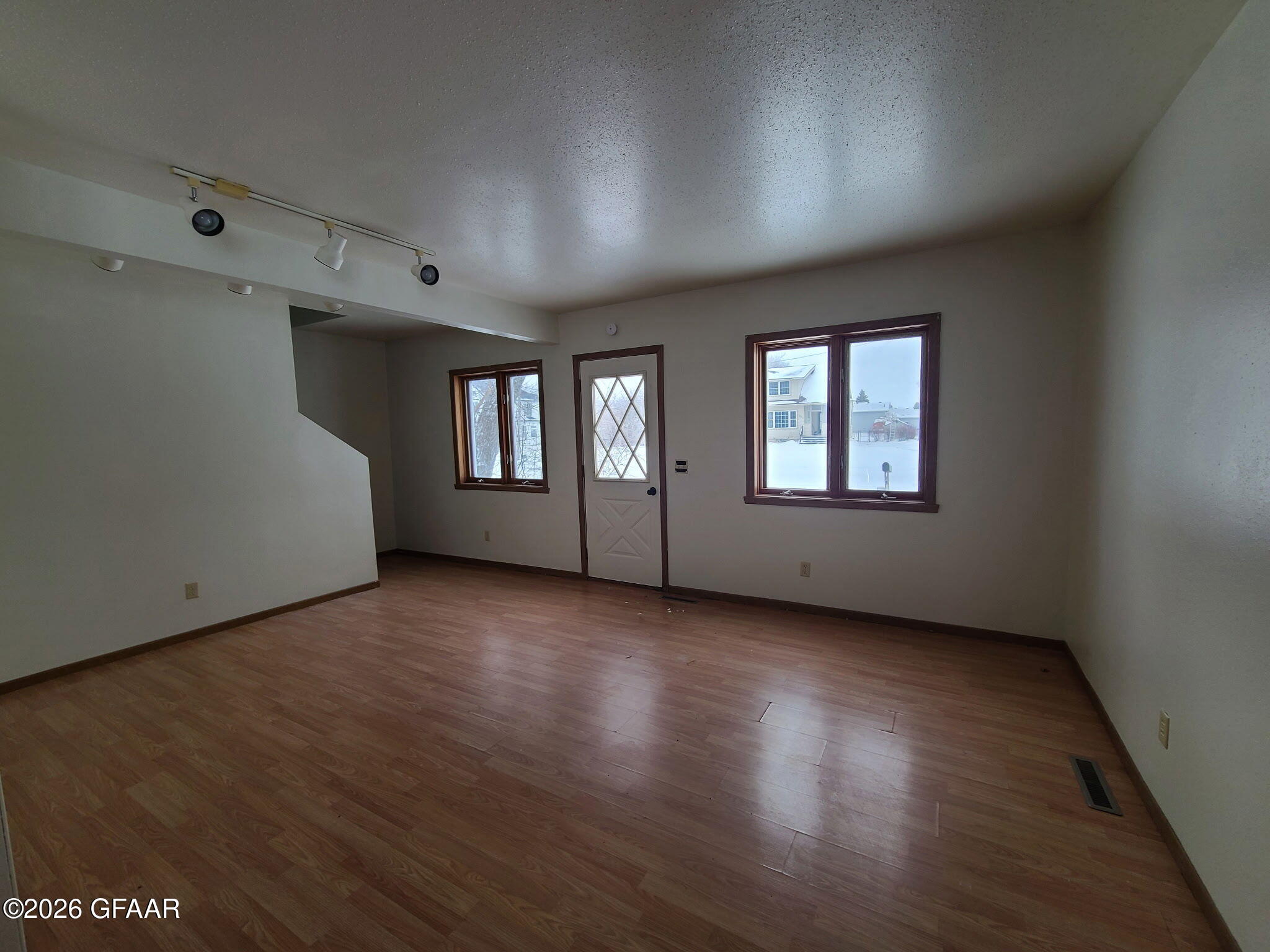property viewer photo 3