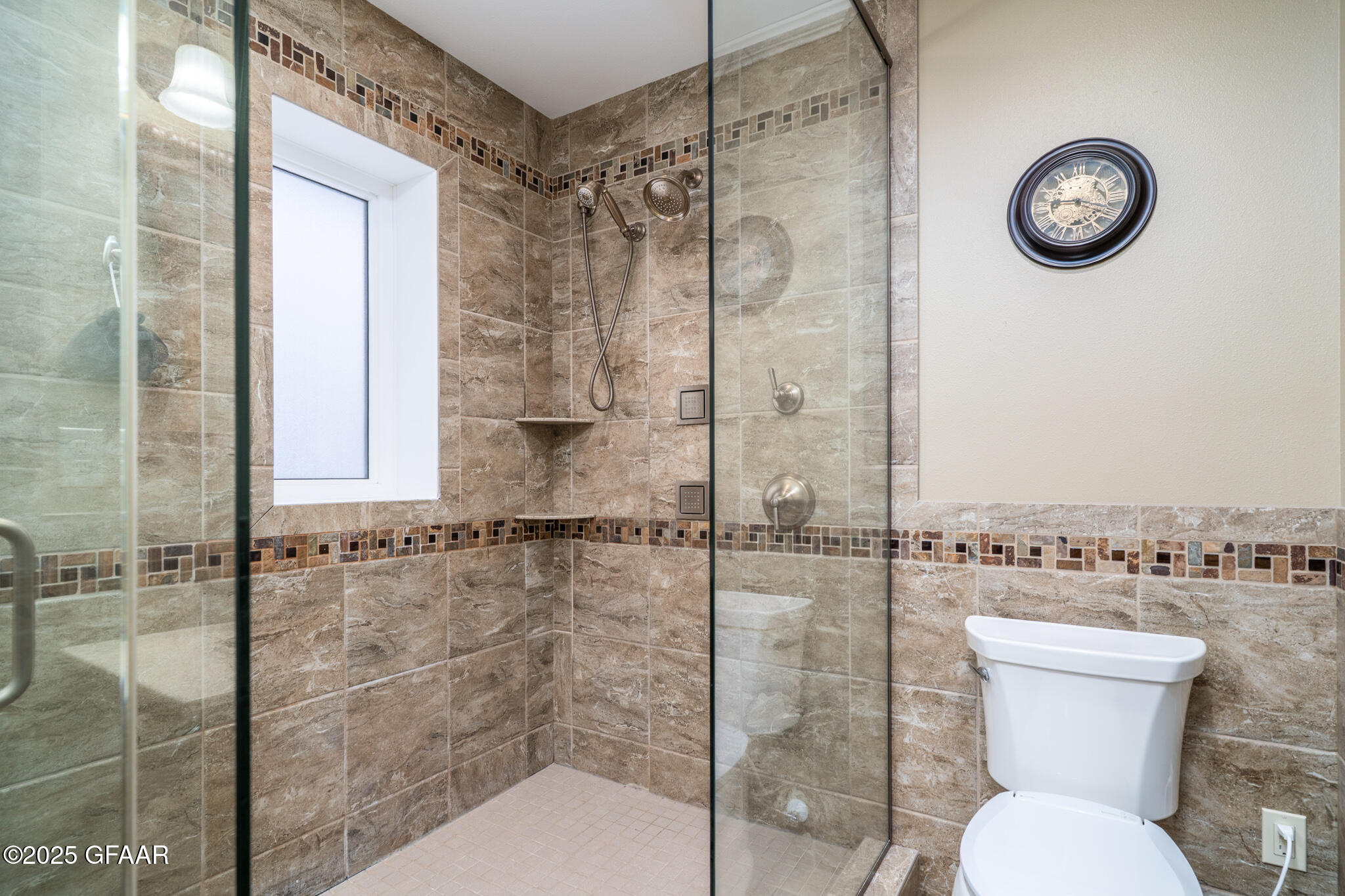 property viewer photo 18