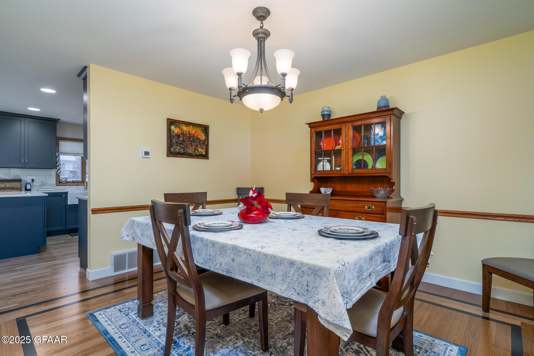 property viewer photo 3
