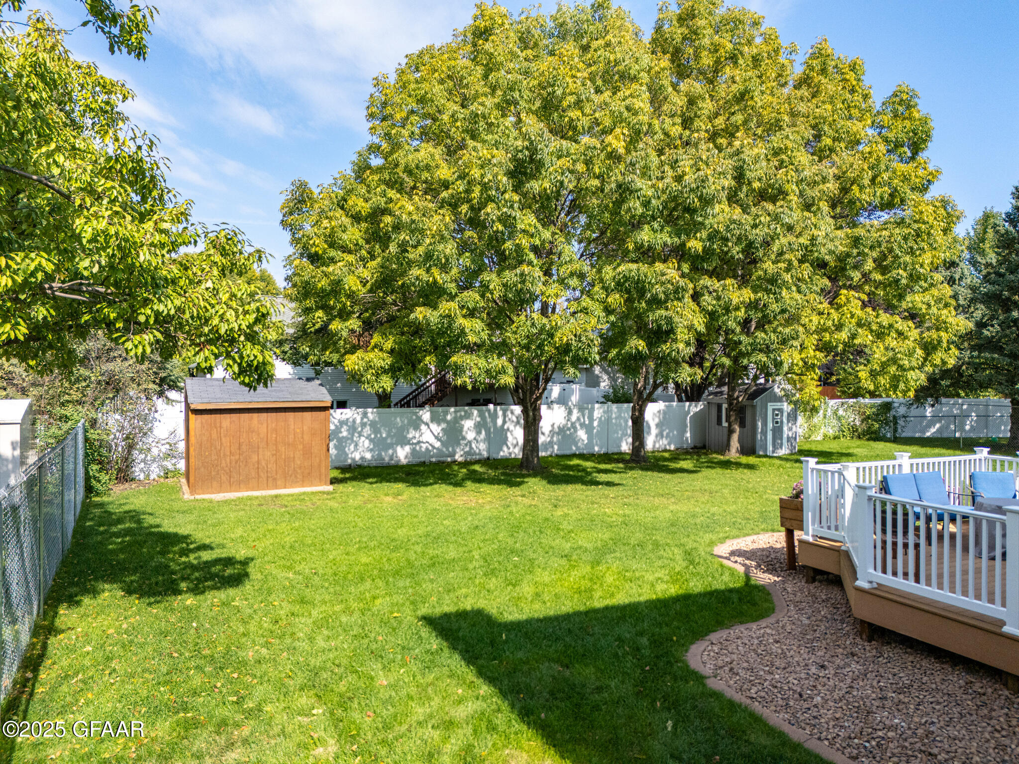 property viewer photo 45