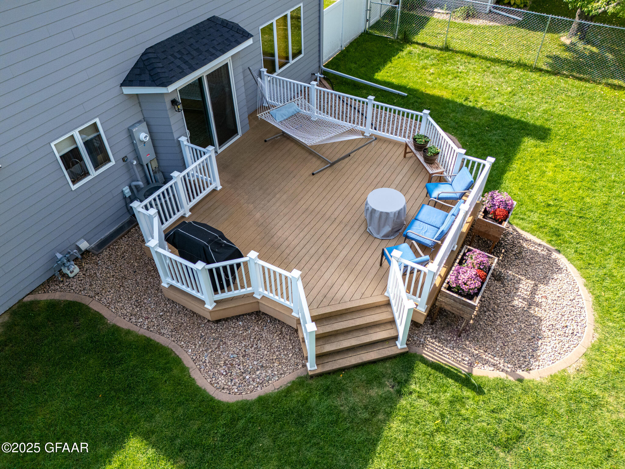 property viewer photo 47