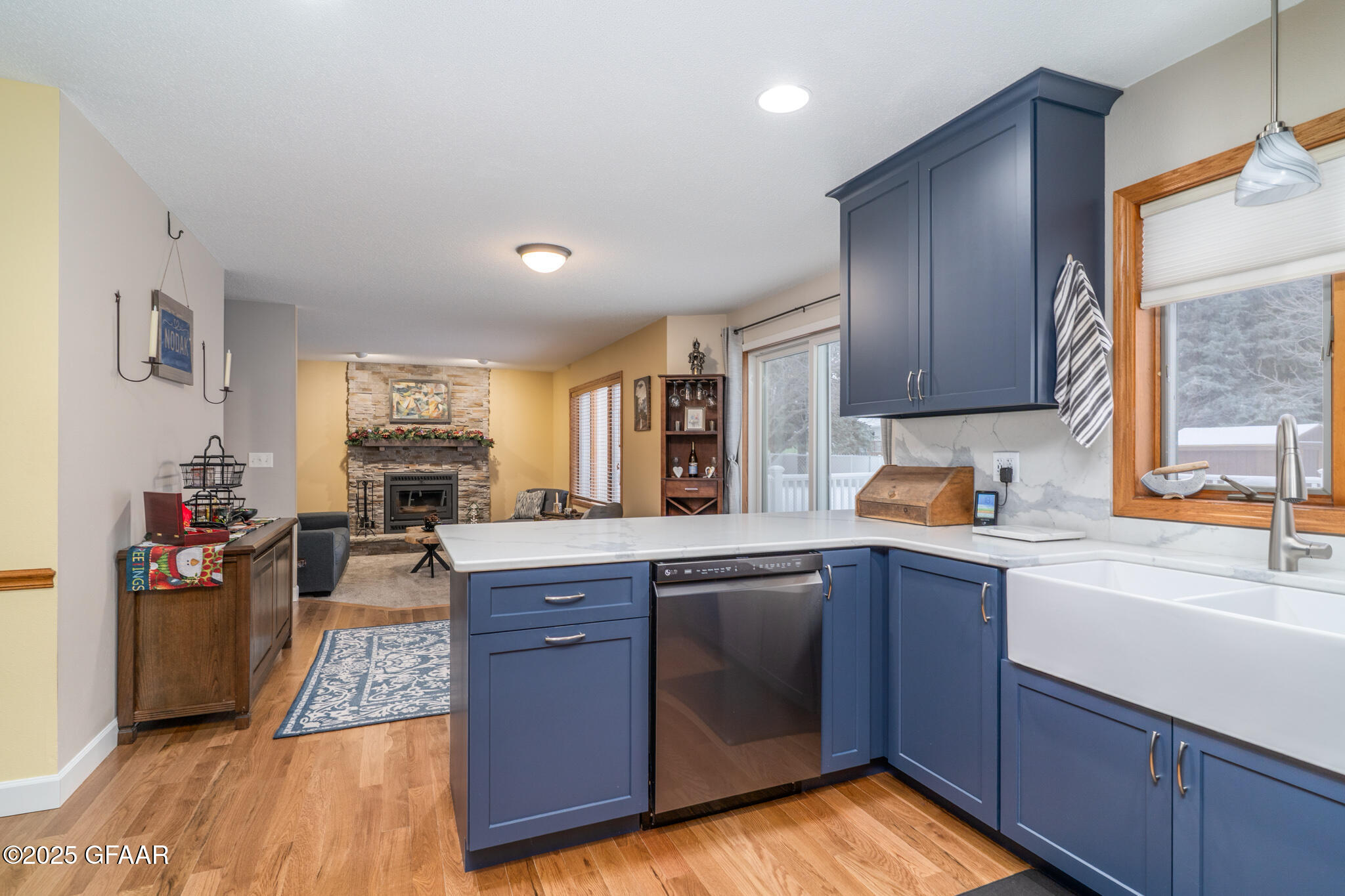 property viewer photo 7