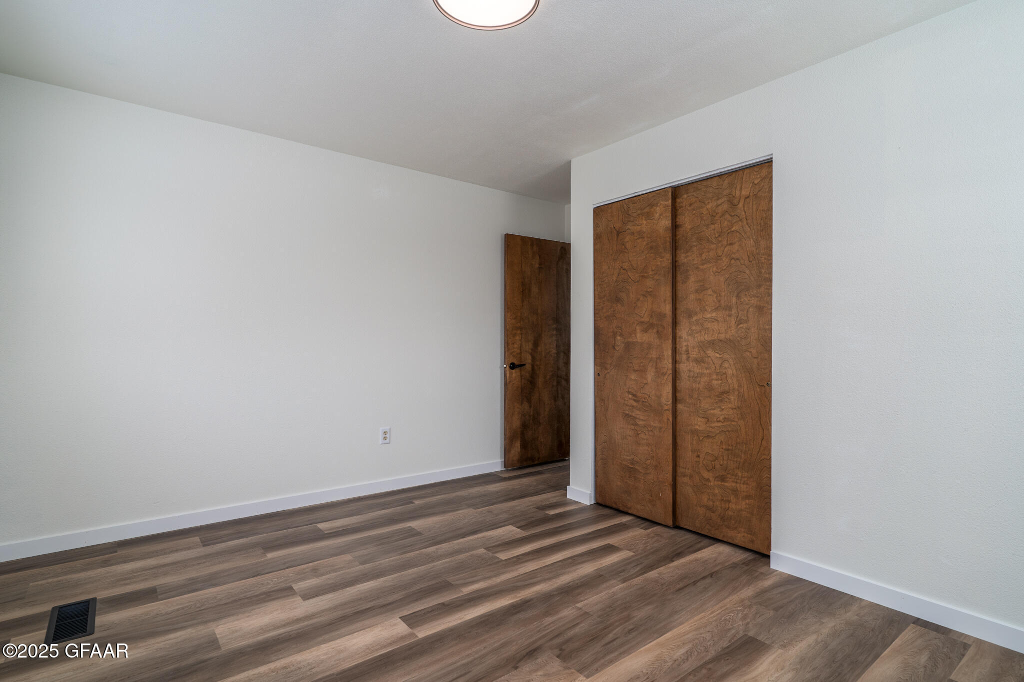 property viewer photo 11