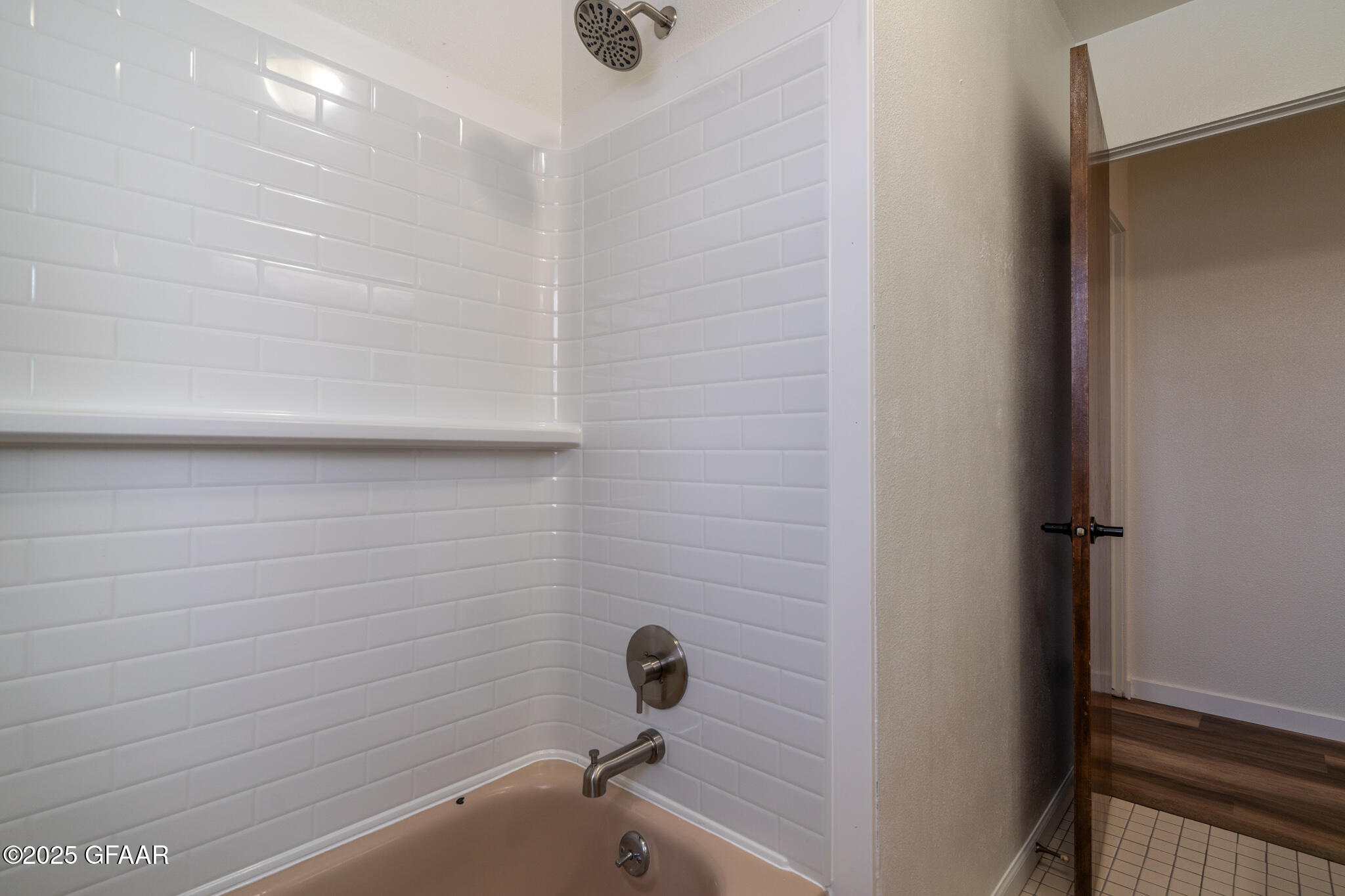 property viewer photo 13