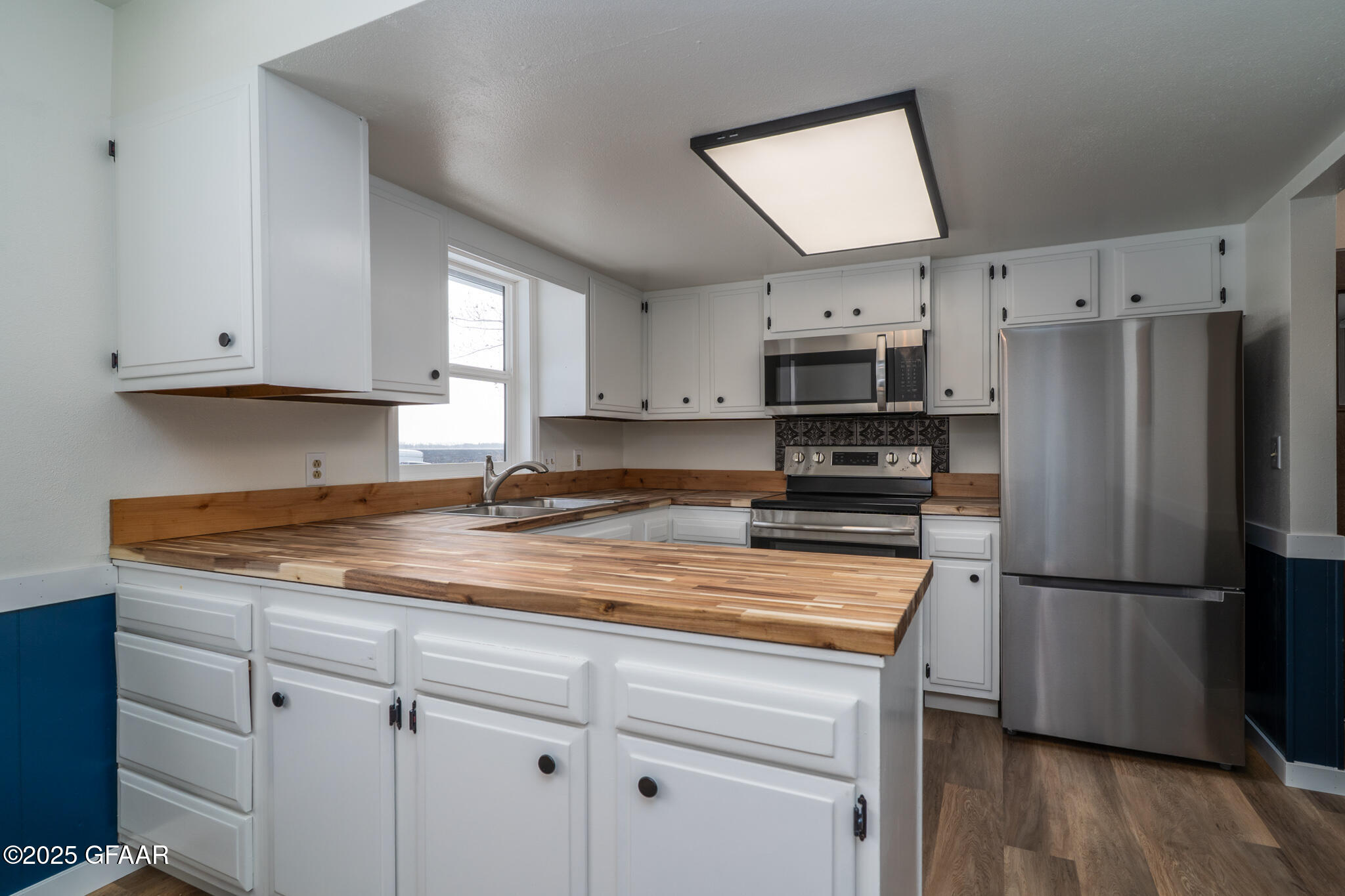 property viewer photo 6