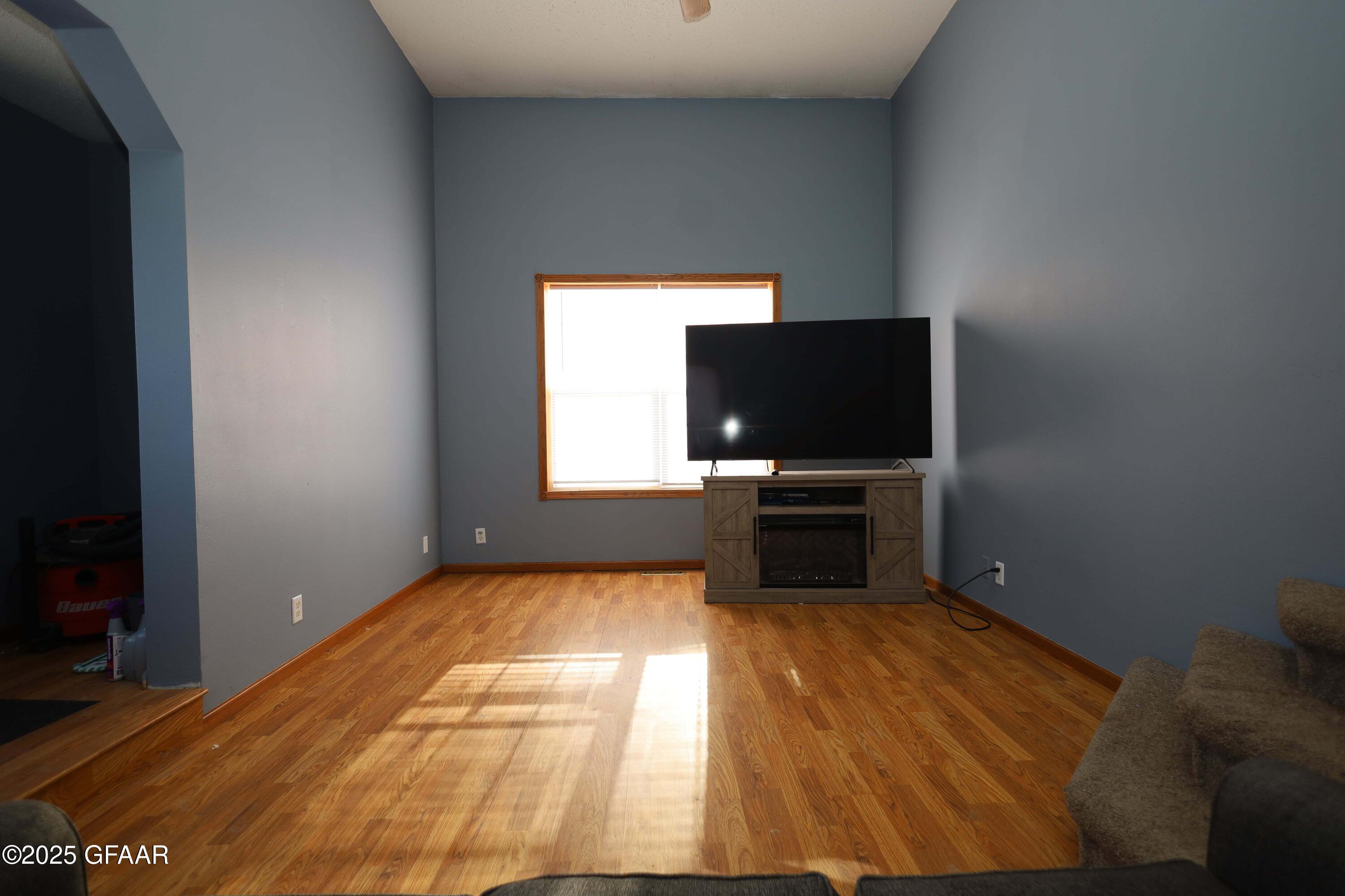 property viewer photo 13