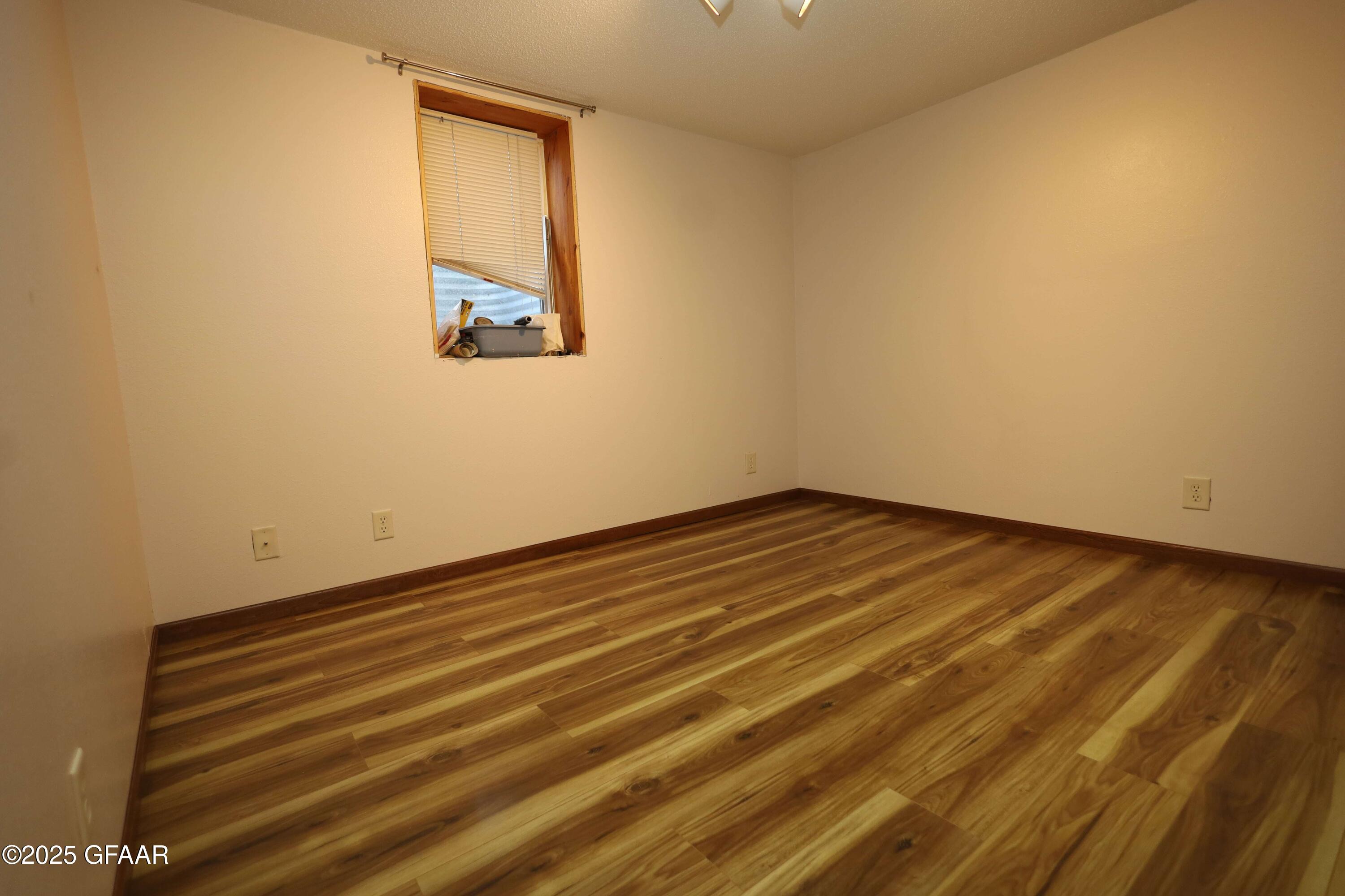 property viewer photo 18