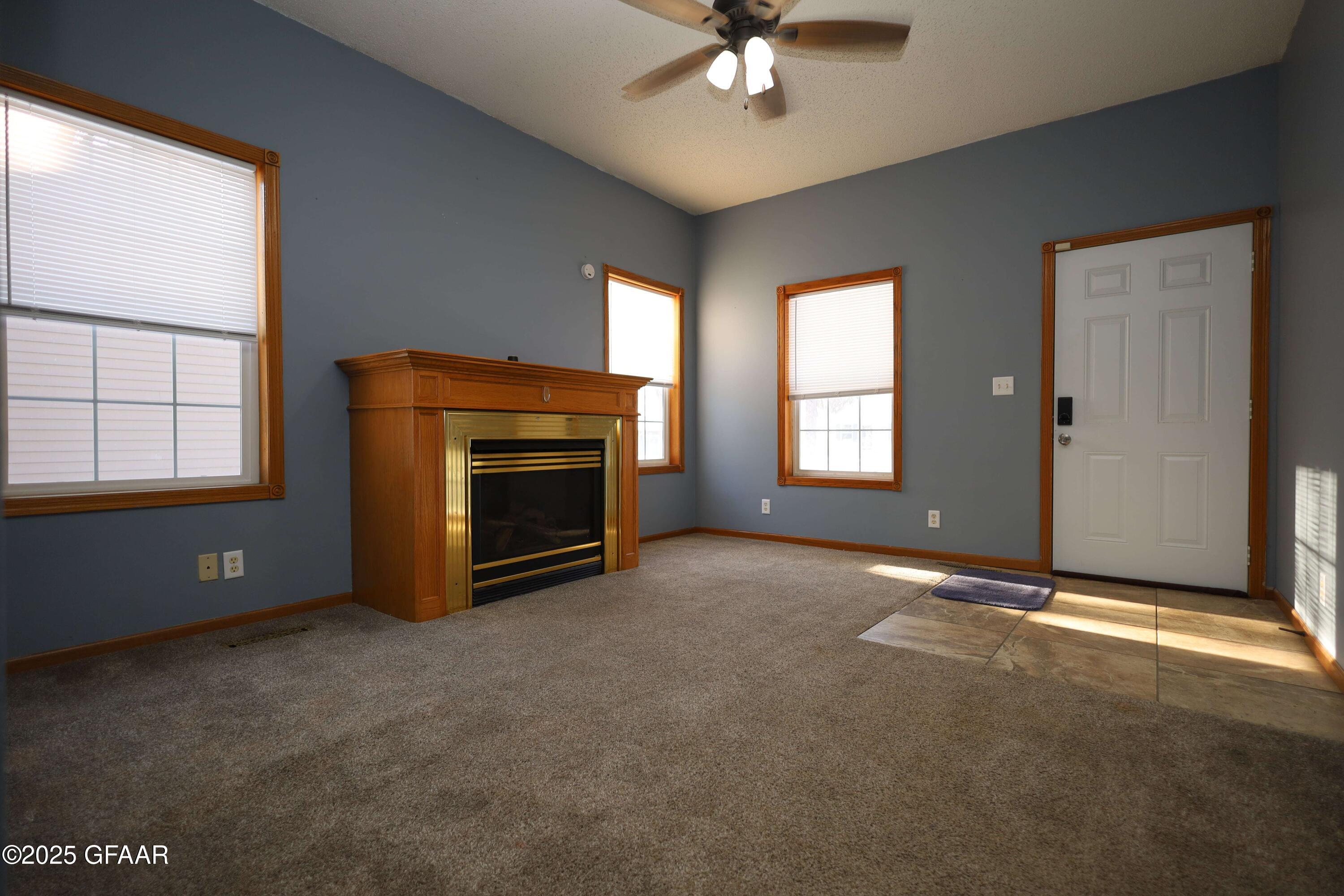 property viewer photo 2