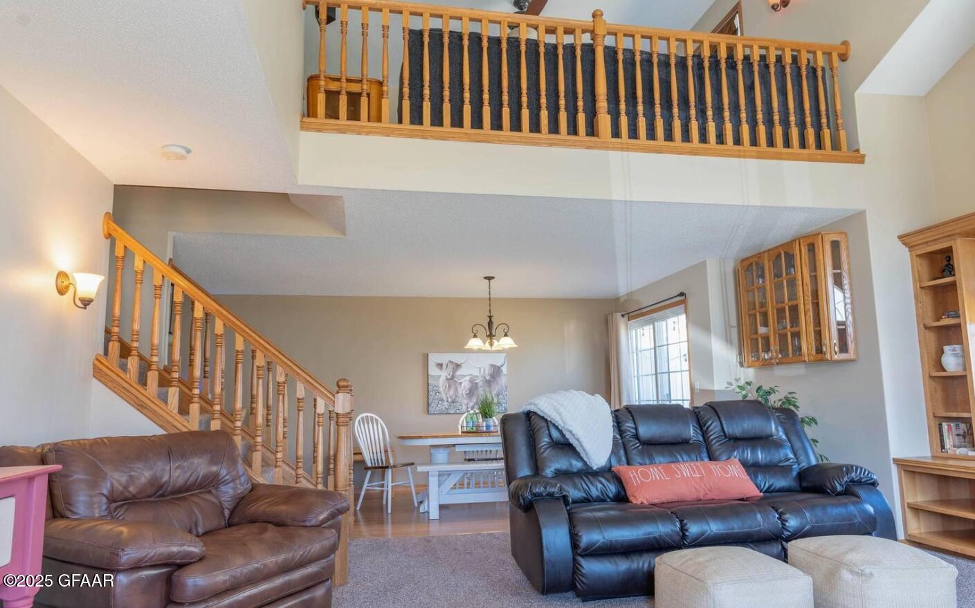 property viewer photo 2
